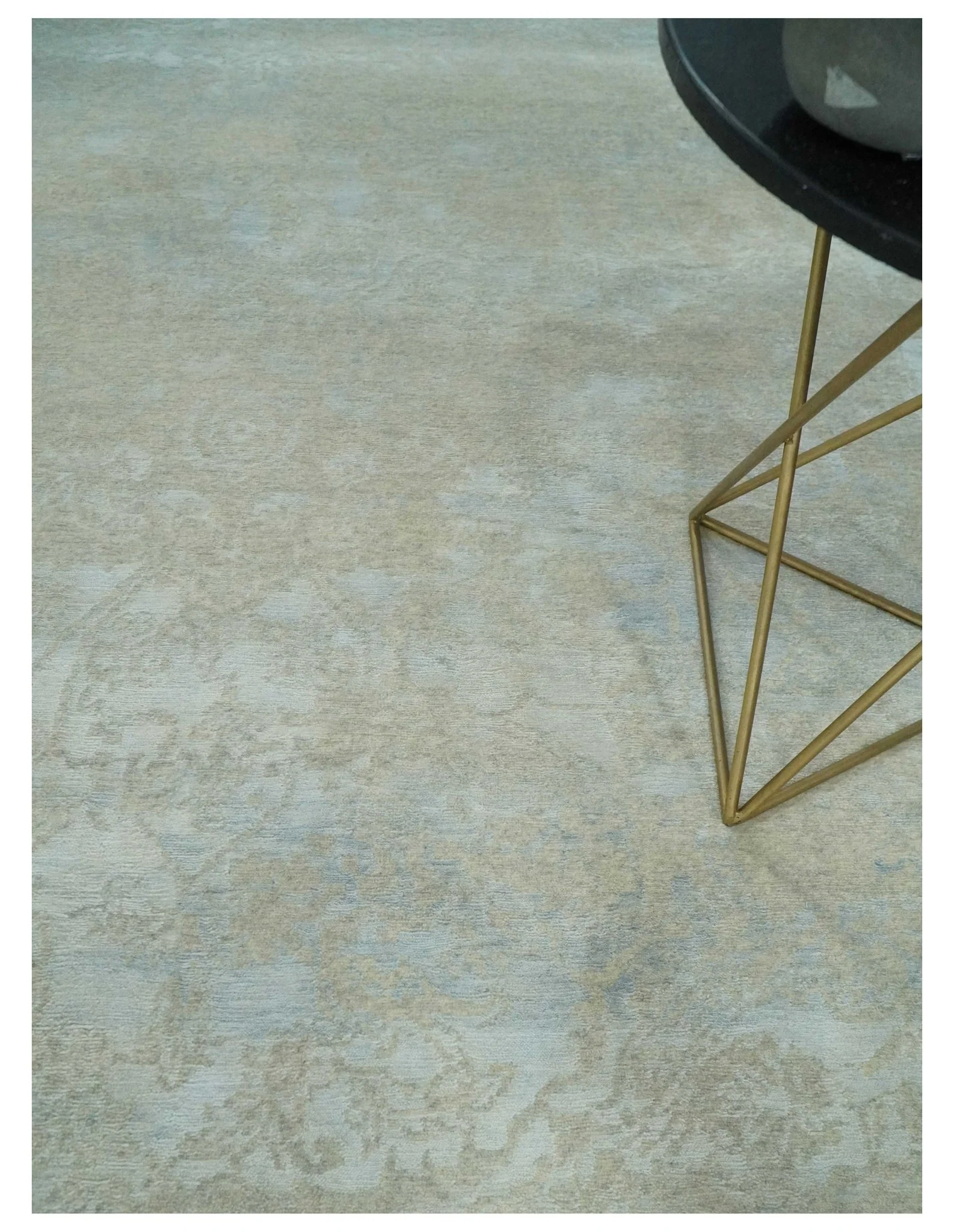 Fine Hand Knotted 8x10 Beige and Ivory Transitional Wool and Bamboo Silk Area Rug - Image 2