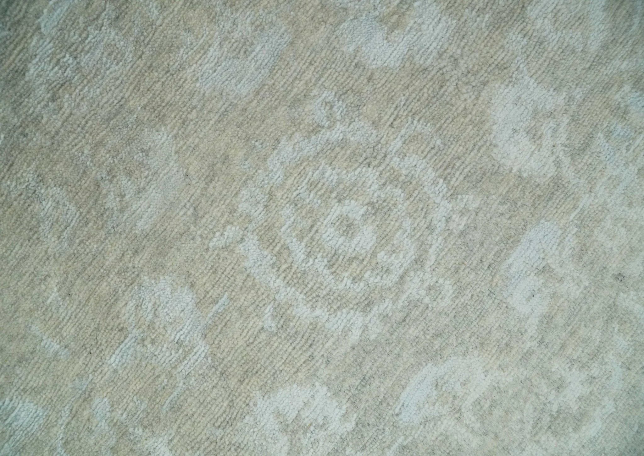 Fine Hand Knotted 8x10 Beige and Ivory Transitional Wool and Bamboo Silk Area Rug - Image 4