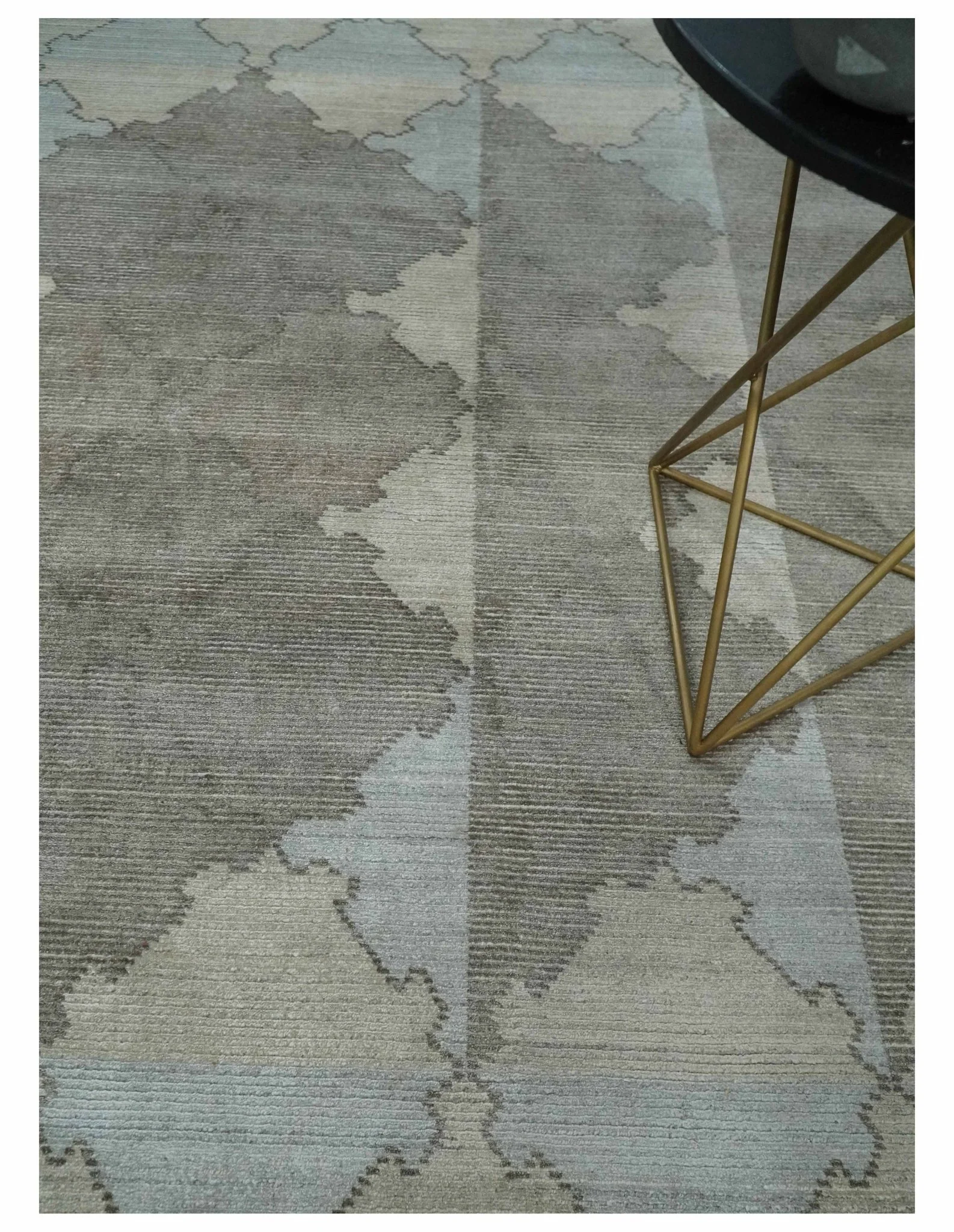 8x10 Silver and Gray Ikat design Handmade Art Silk Area Rug - Image 2