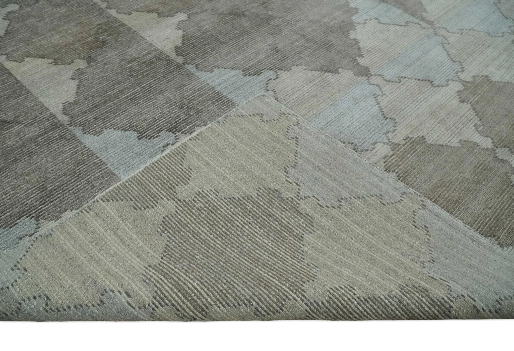 8x10 Silver and Gray Ikat design Handmade Art Silk Area Rug - Image 7