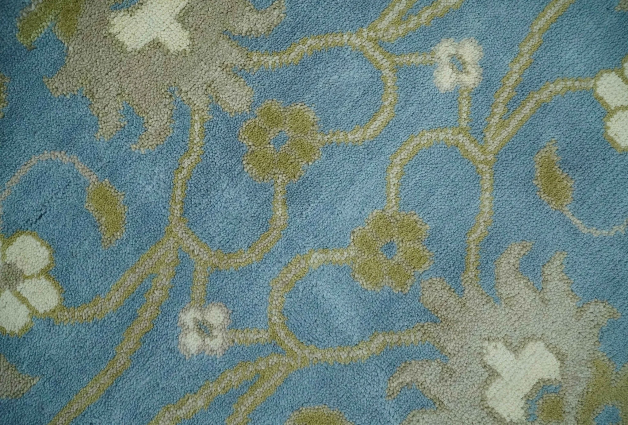 8x10 Blue, Ivory and Olive Hand Knotted Heriz Serapi Floral Area Rug | TRDCP1181810 - Image 4