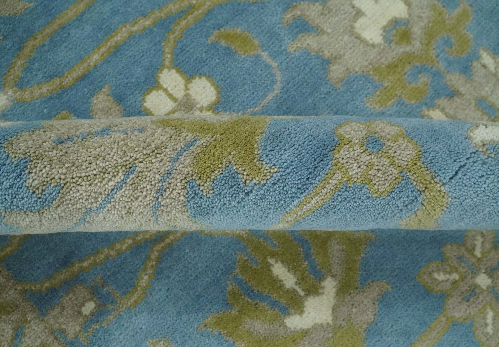 8x10 Blue, Ivory and Olive Hand Knotted Heriz Serapi Floral Area Rug | TRDCP1181810 - Image 6