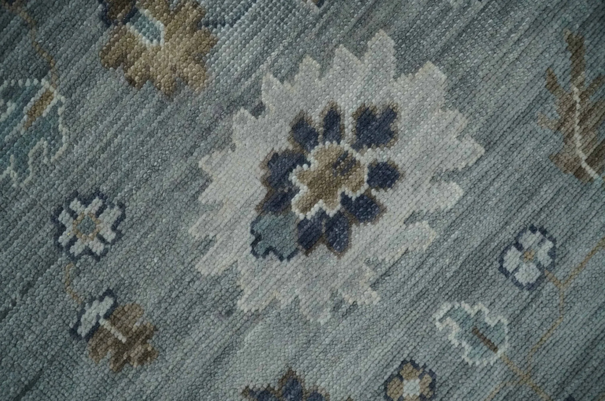 8x10 Traditional Gray and Brown Antique Style Floral Hand knotted Wool Area Rug - Image 4