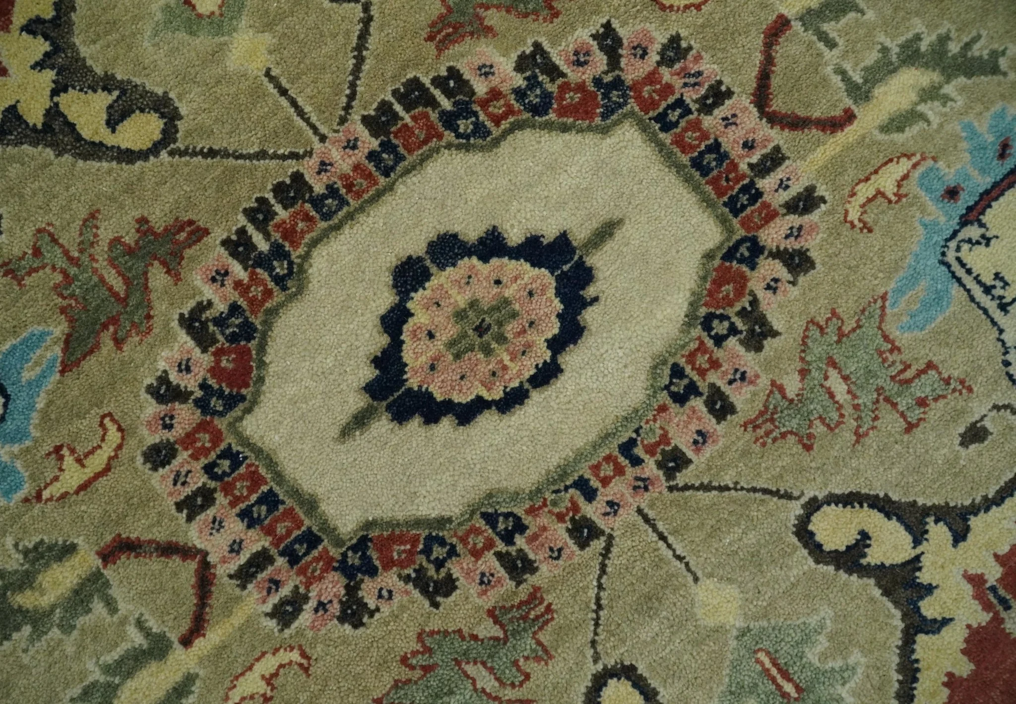 8x10 Fine Hand Knotted Beige, Blue and Rust Traditional Vintage Heriz Serapi Antique Wool Rug | TRDCP466810 - Image 4