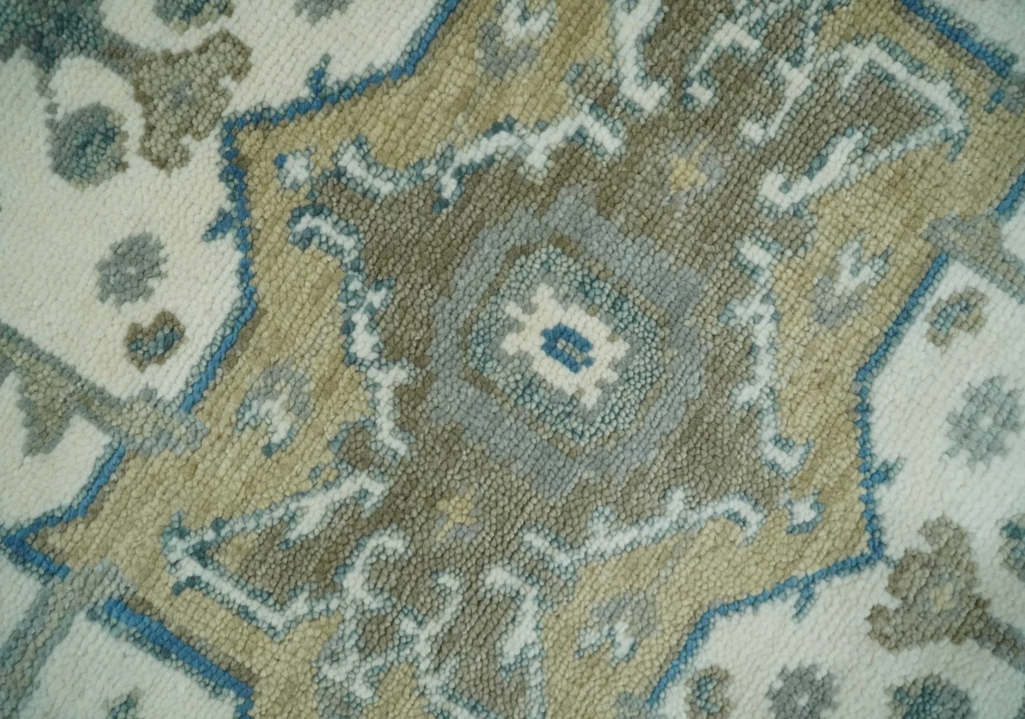 8x10 Hand Knotted Beige, Ivory and Gray Traditional Turkish Design Wool Area Rug - Image 4