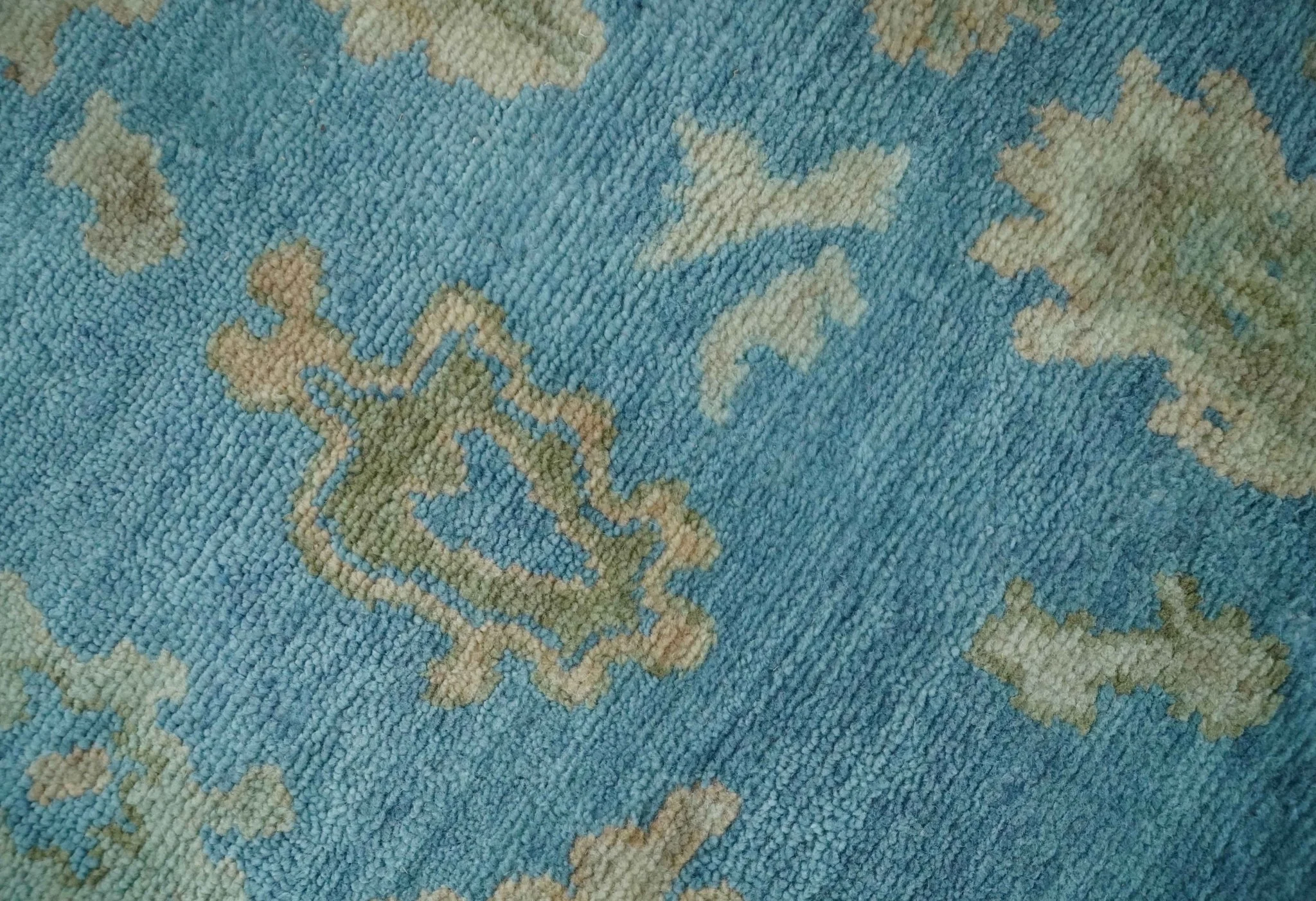 8x10 Hand knotted Blue and Beige Traditional Oushak Wool Area Rug - Image 4
