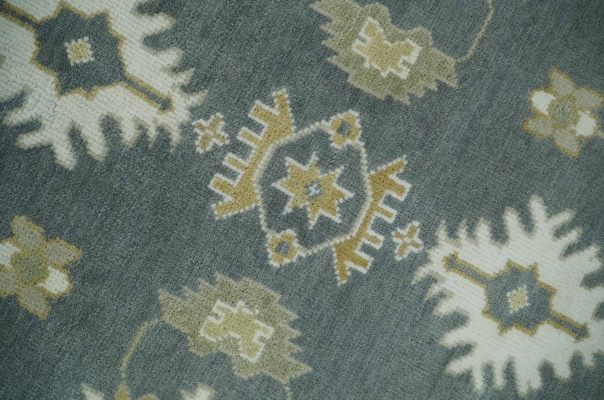 8x10 Hand Knotted Charcoal, Ivory and Beige Traditional Oriental Oushak Wool Rug - Image 4