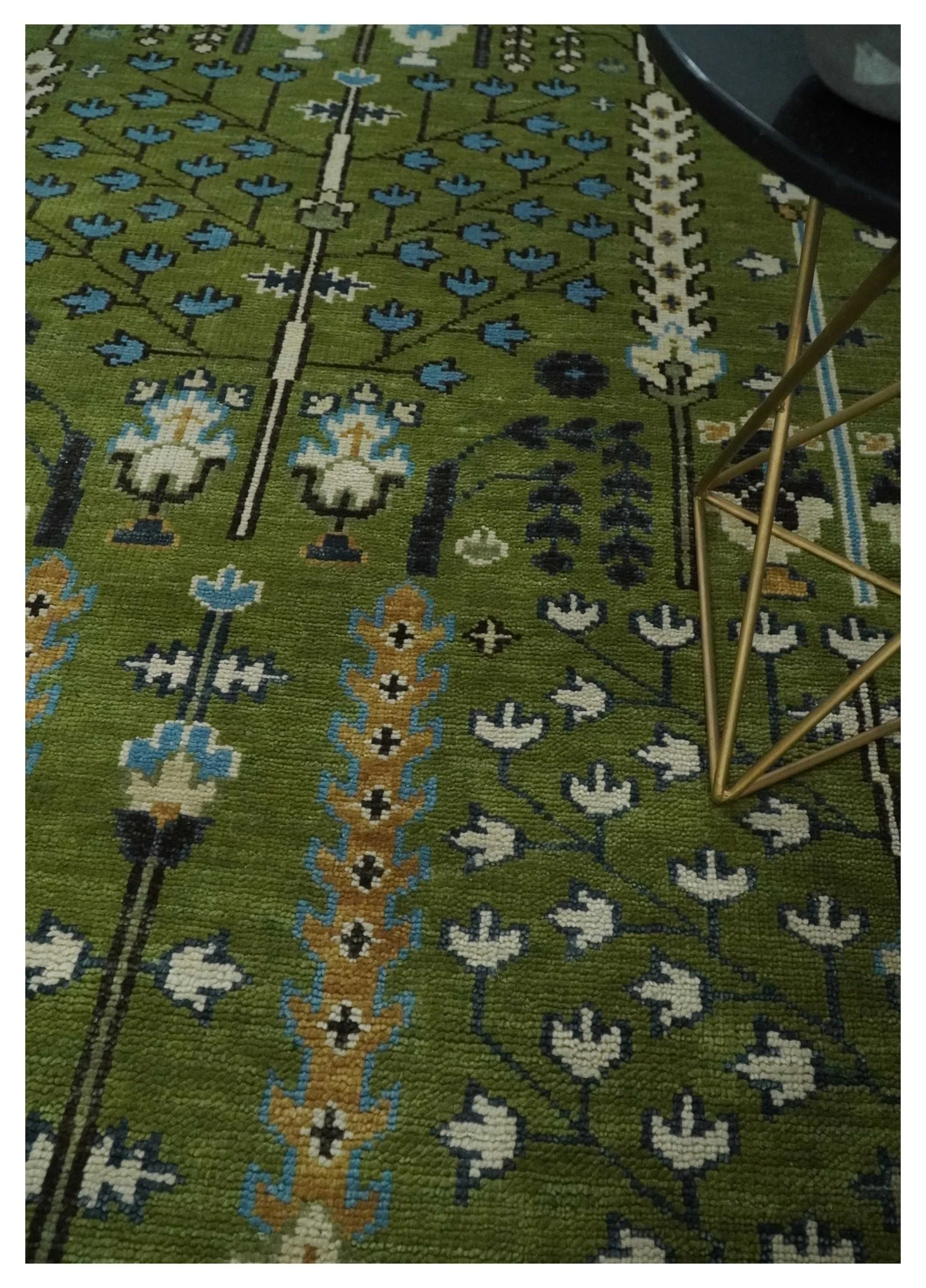 Ready to Ship Hand Knotted Green and Ivory Traditional Wool Area Rug - Image 4