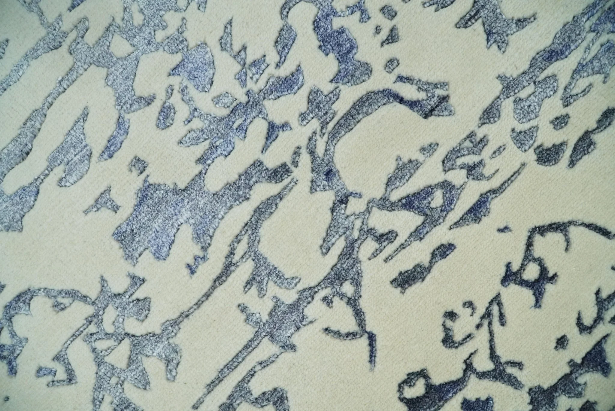 8x10 Hand knotted Ivory and Blue Modern Abstract Wool and Bamboo Silk Area Rug | TRDCP489810 - Image 4