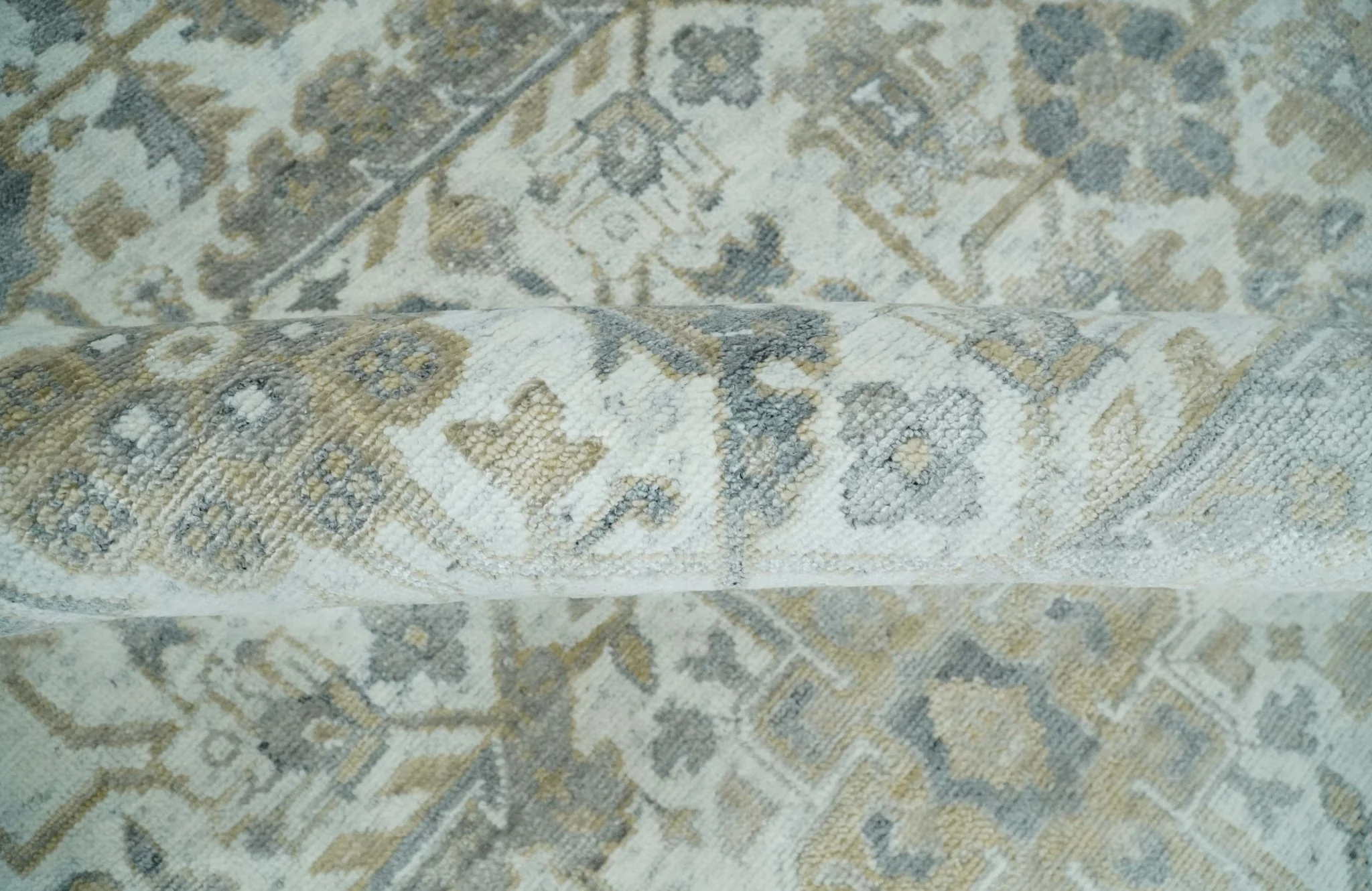 Fine Hand Knotted 8x10 Hand Knotted Ivory, Gray and Beige Traditionally Bamboo Silk Area Rug | TRDCP1070810 - Image 6