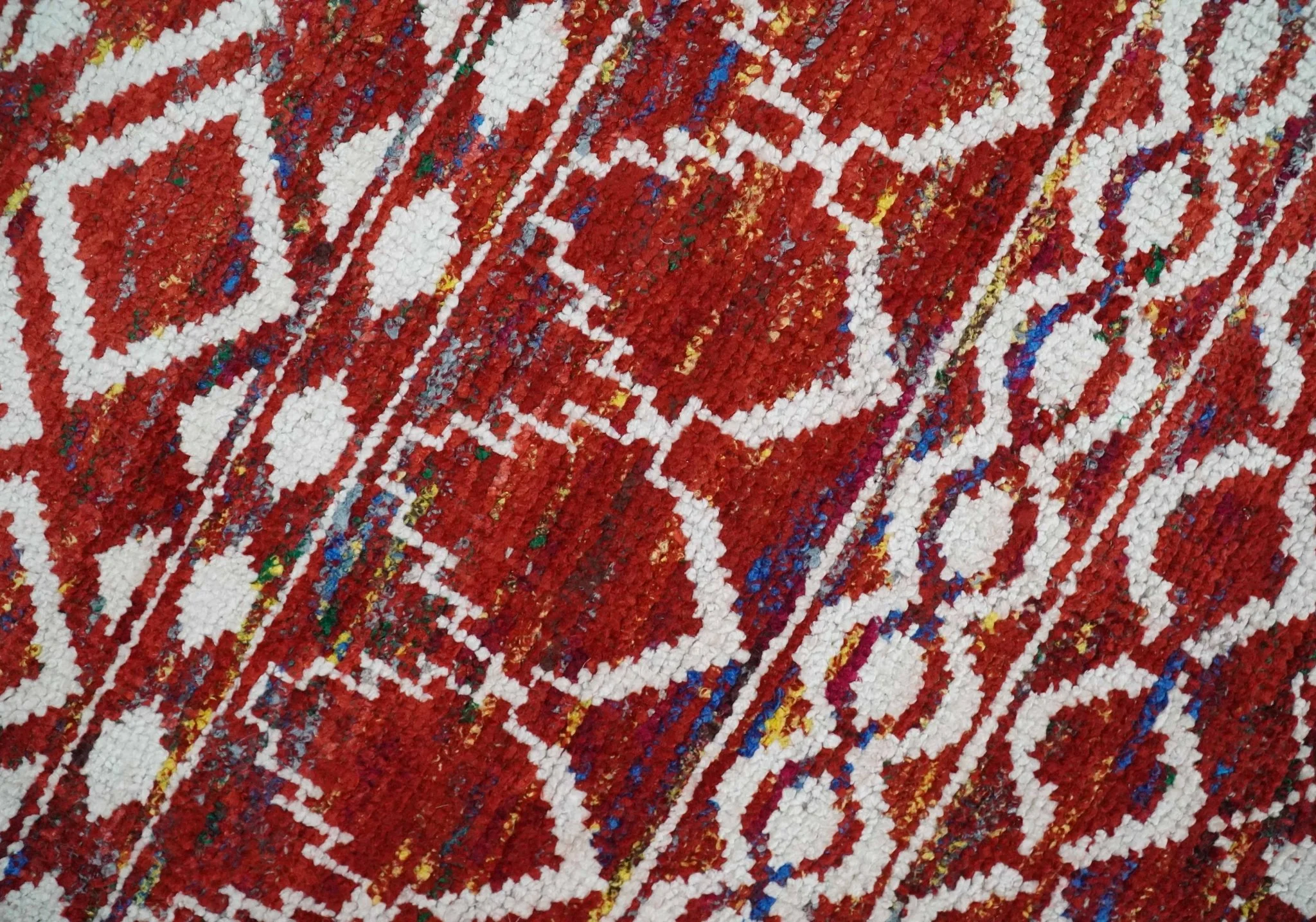8x10 Hand Knotted Maroon and White Modern Contemporary Southwestern Tribal Trellis Recycled Silk Area Rug | OP27 - Image 4