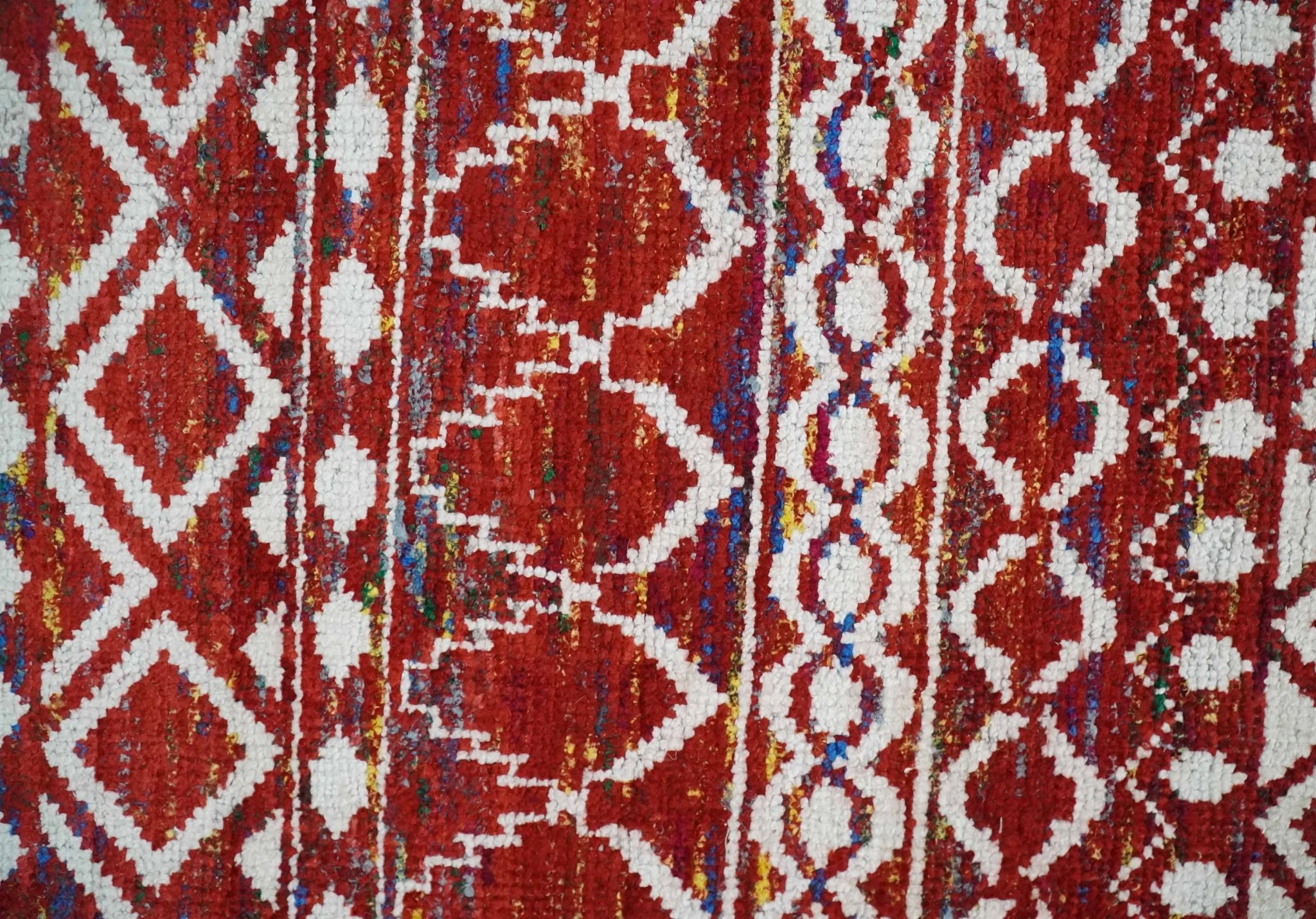 8x10 Hand Knotted Maroon and White Modern Contemporary Southwestern Tribal Trellis Recycled Silk Area Rug | OP27 - Image 9
