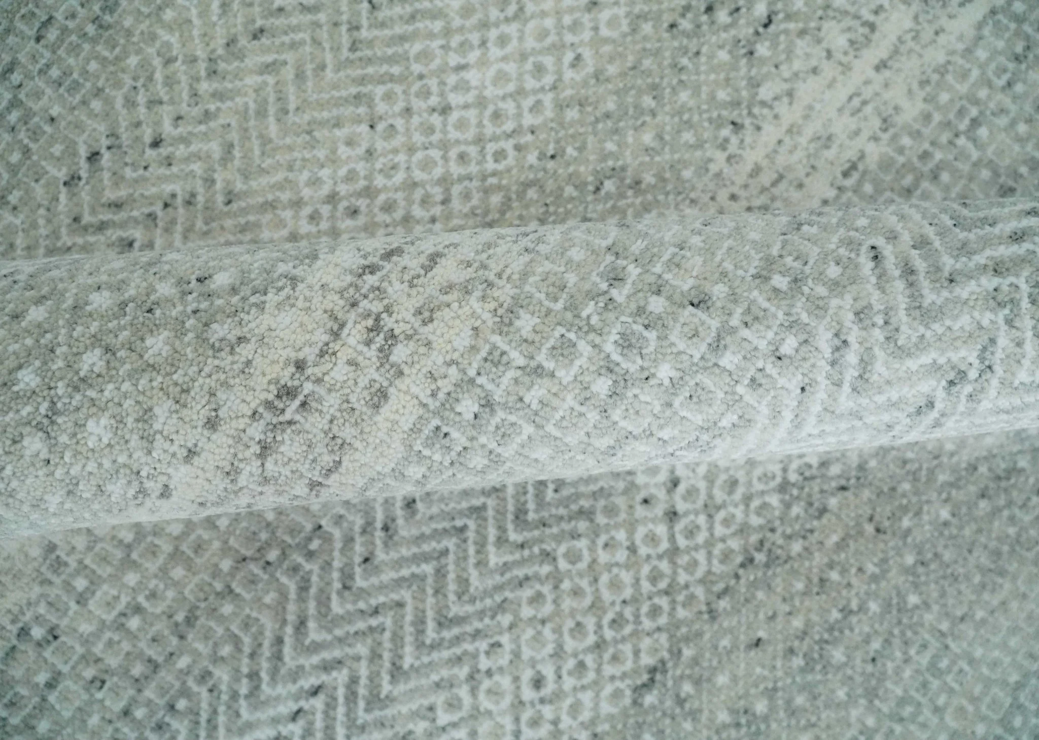 Hand Knotted Silver, Ivory and Gray 8x10 Modern Geometric Trellis Scandinavian Wool Area Rug | TRDCP945810 - Image 6