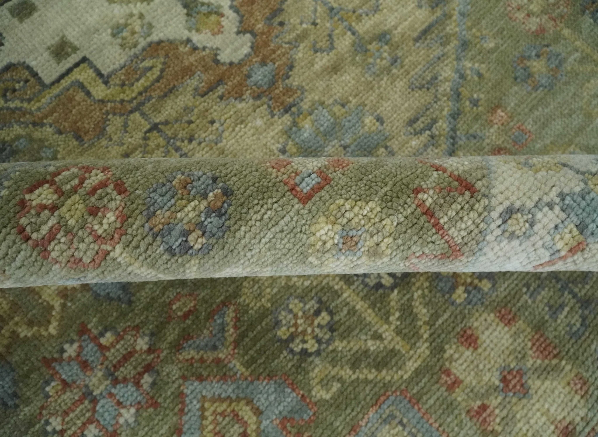 8x10 Hand Knotted Olive and Ivory Traditional Vintage Heriz Serapi Antique Wool Rug | TRDCP1076S - Image 9