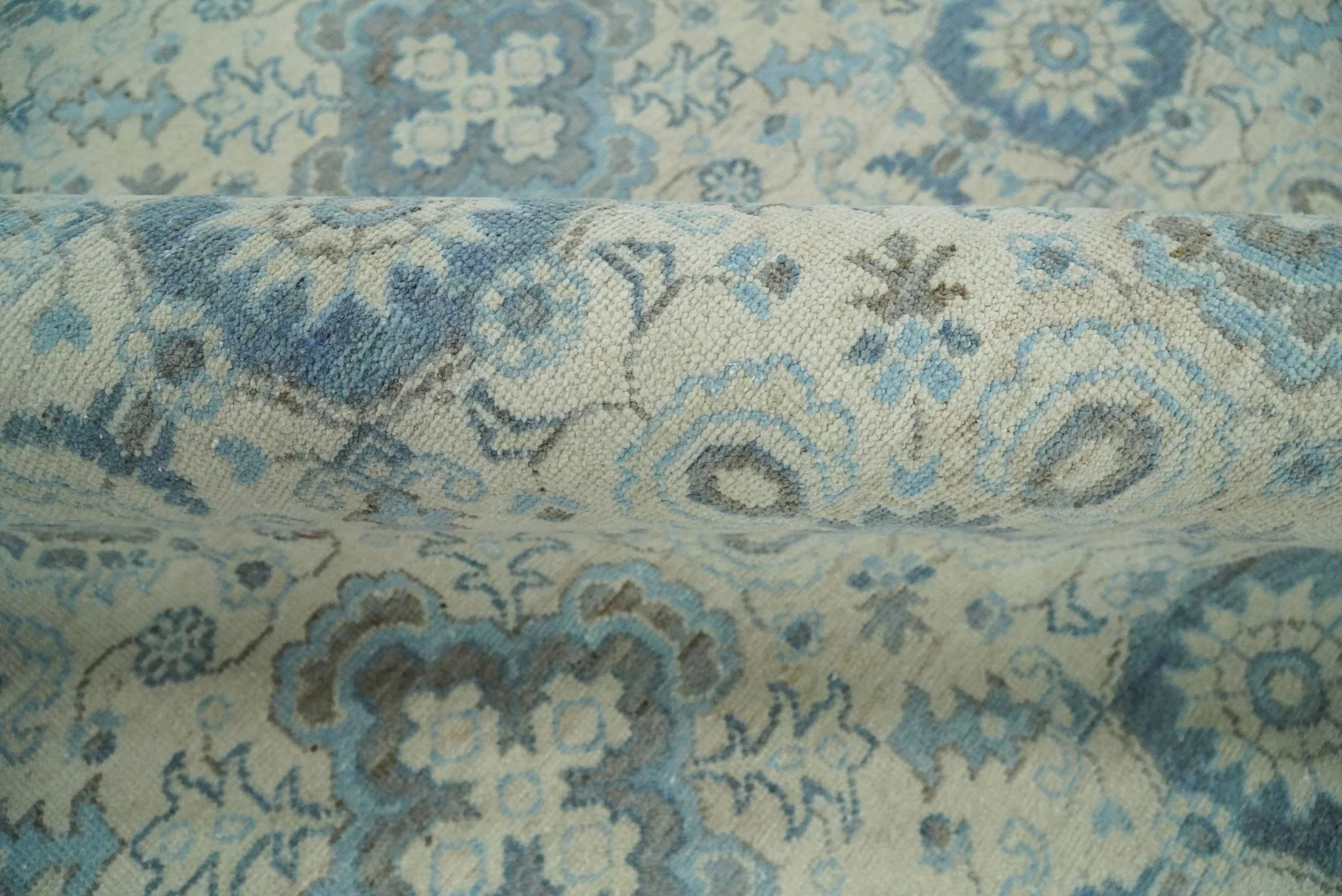 Vintage 8x10 Hand Knotted Traditional Ivory and Blue Oxidized Textured Low Pile Wool Rug | TRD1650810 - Image 11