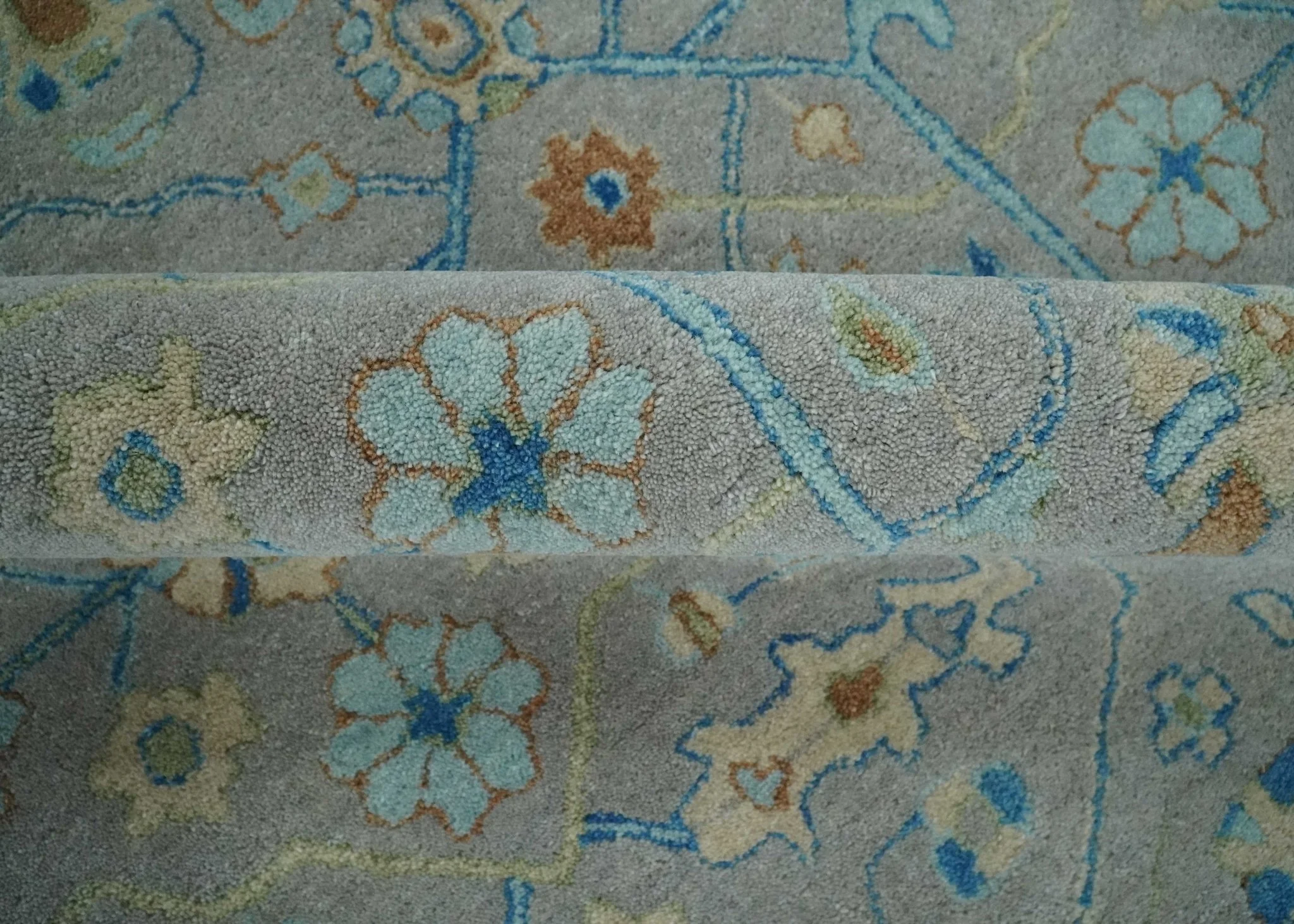 8x10 Hand Tufted Gray, Beige and Accent Blue Traditional Herati Design Wool Rug - Image 6