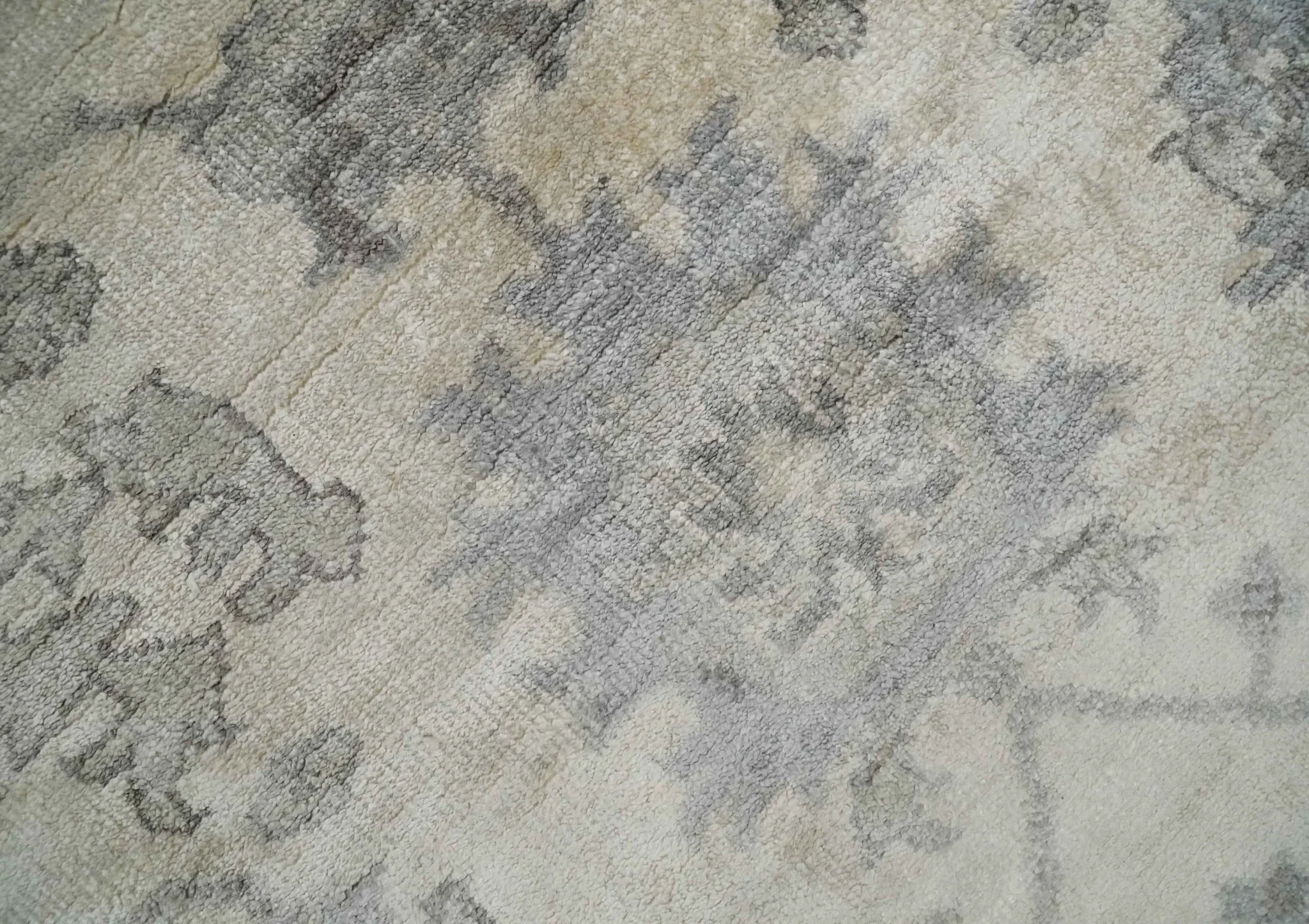 Ivory, Silver and Charcoal 8x10 Hand Knotted All Bamboo Silk Fine Oushak Area Rug - Image 4