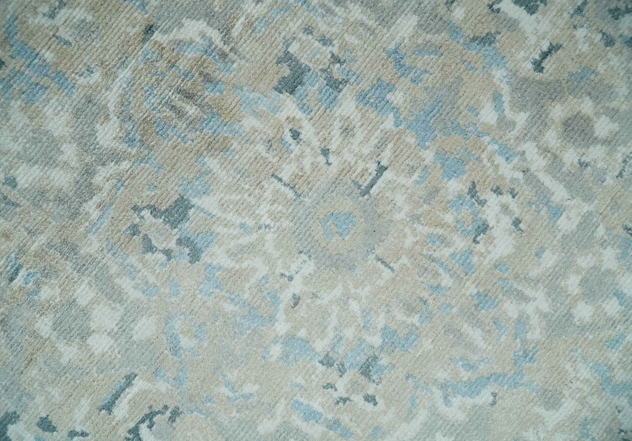 8x10 Ivory, Beige and Blue Traditional Hand Knotted Art Silk Area Rug - Image 4