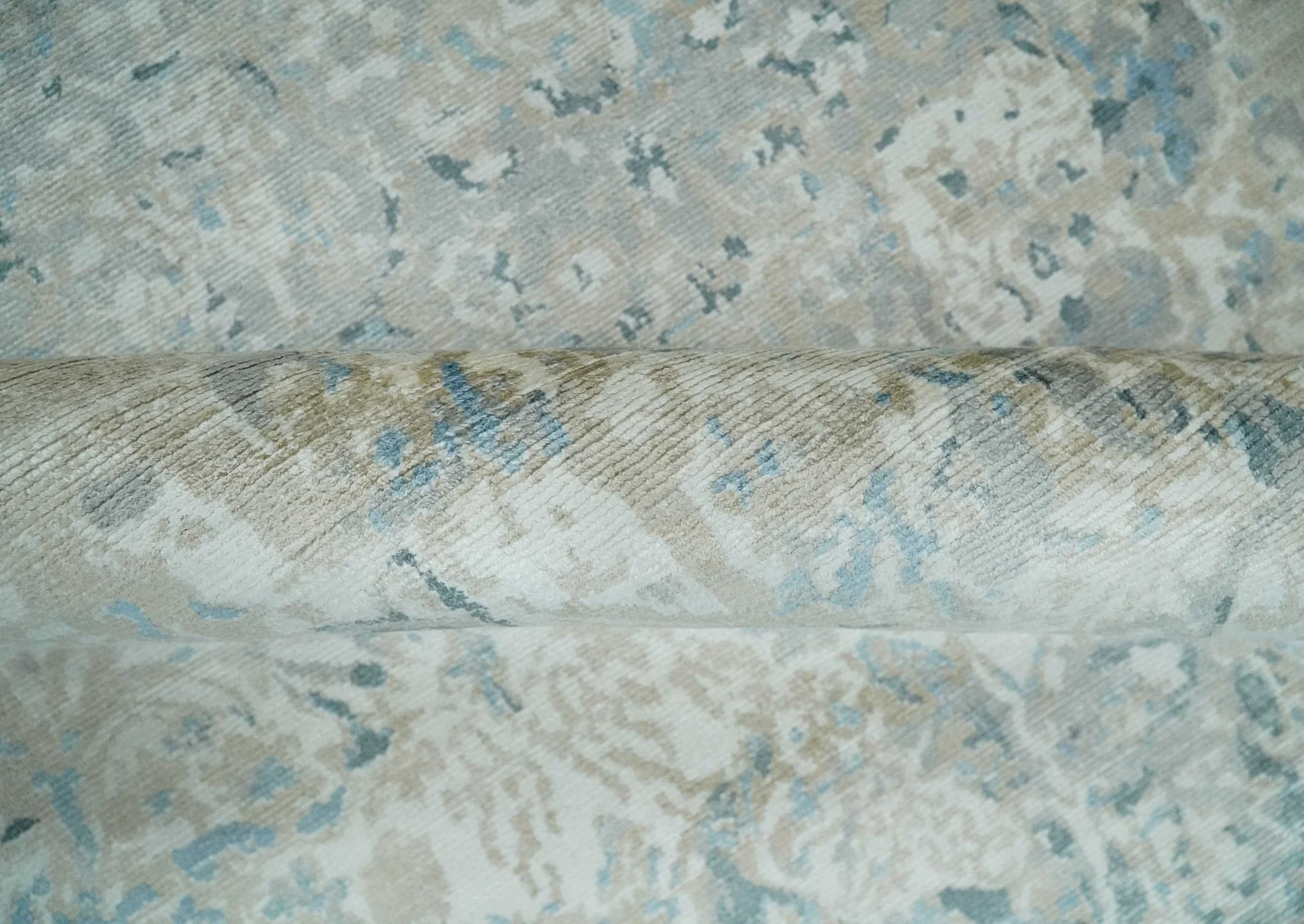 8x10 Ivory, Beige and Blue Traditional Hand Knotted Art Silk Area Rug - Image 7
