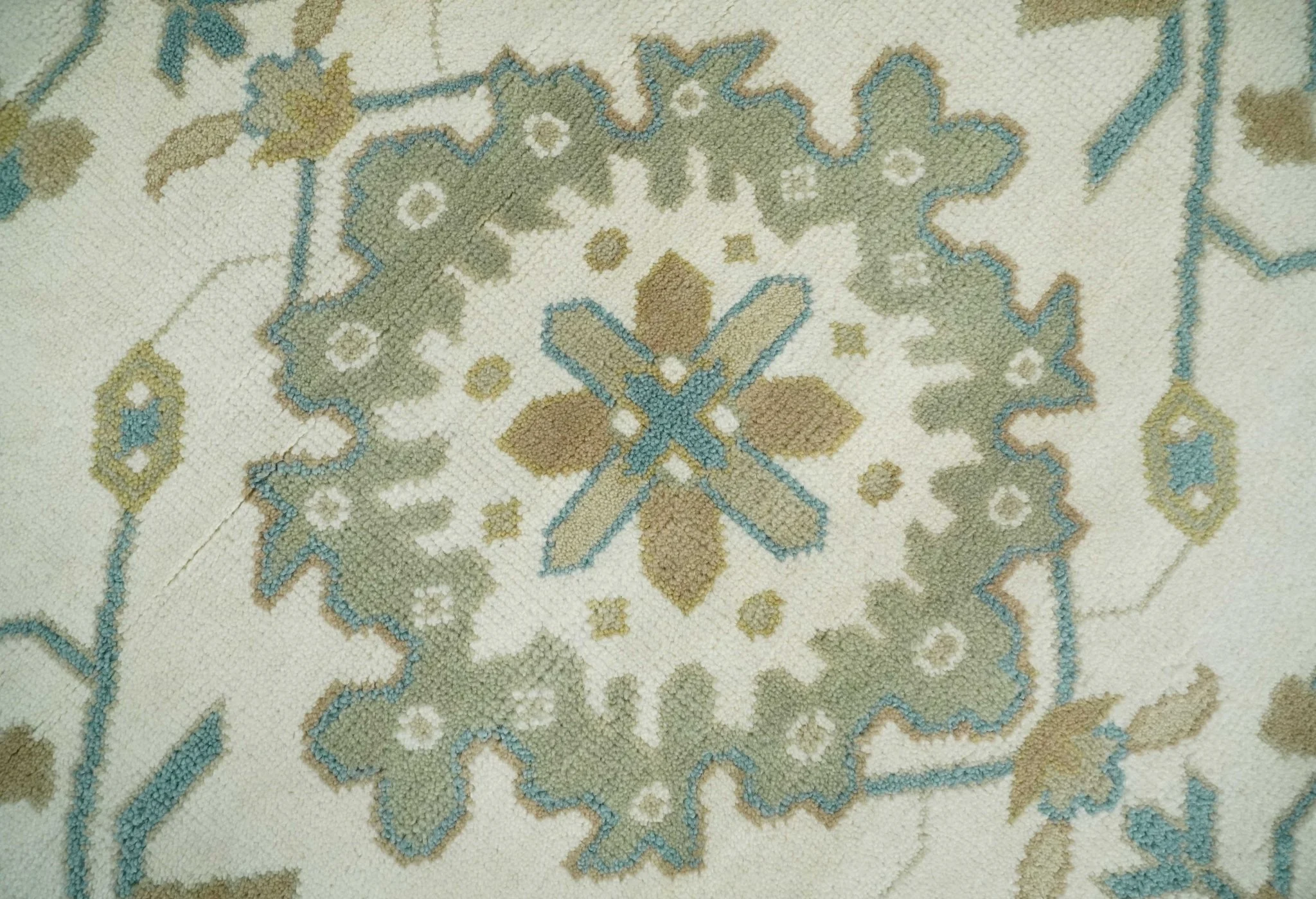 8x10 Ivory, Beige and Teal Hand Knotted Traditional Oushak Wool Area Rug | TRDCP1165810 - Image 4