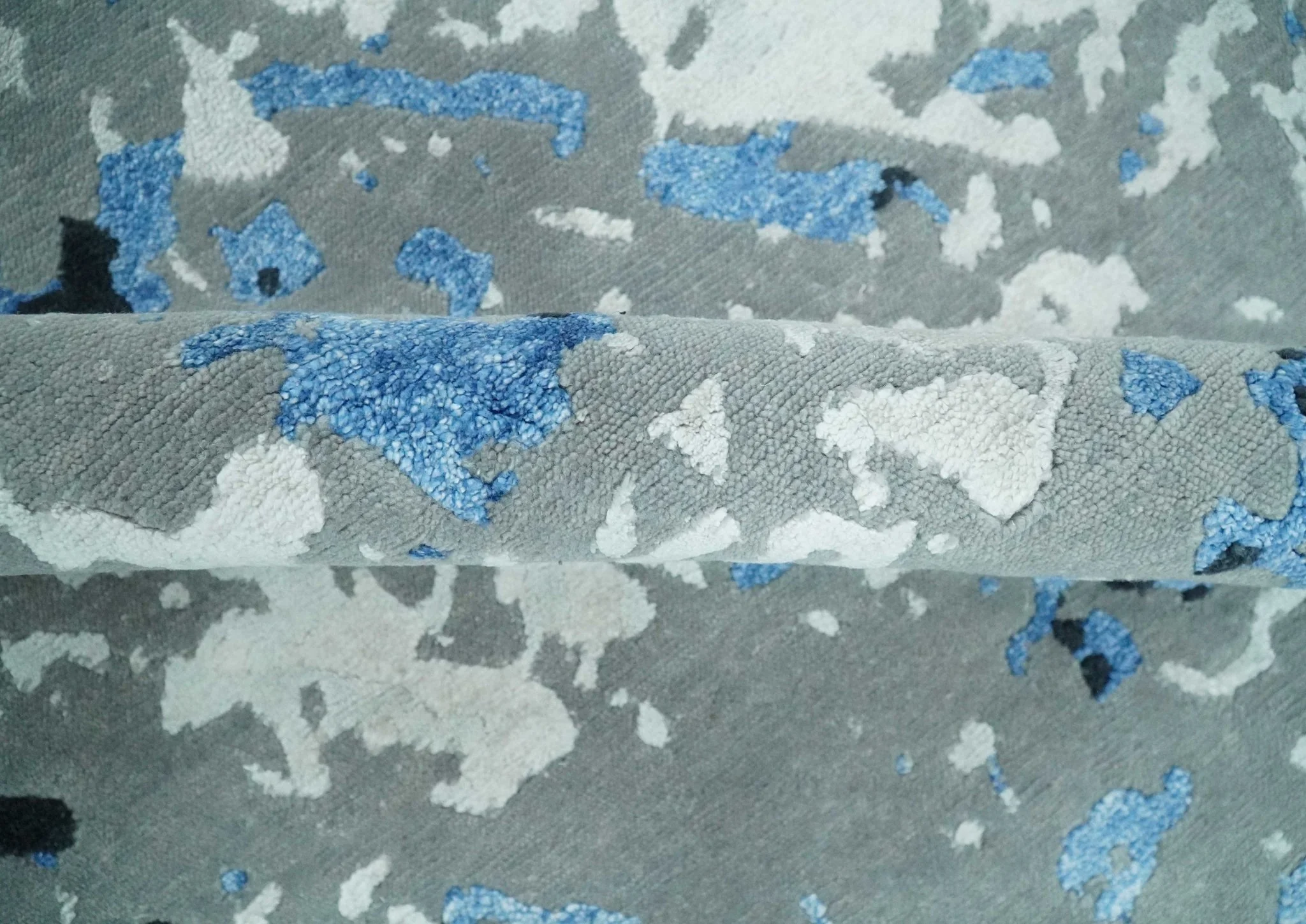 8x10 Ivory, Gray, Blue and Black Modern Abstract Hand Knotted Wool and Bamboo Silk Area Rug - Image 6