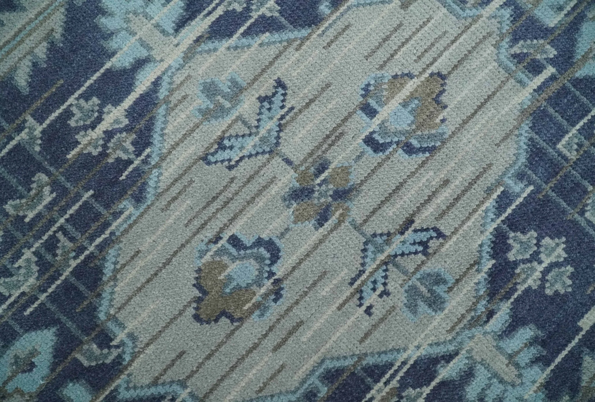 Woolen 8x10 Navy Blue and Beige Traditional Hand Knotted Wool Area Rug - Image 4