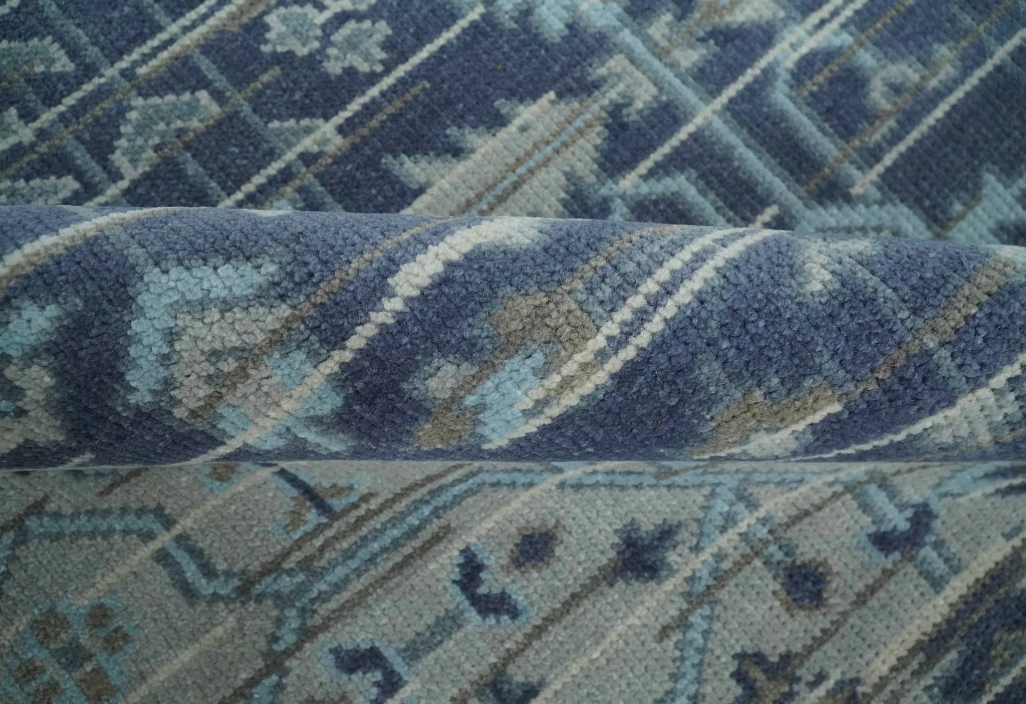 Woolen 8x10 Navy Blue and Beige Traditional Hand Knotted Wool Area Rug - Image 7