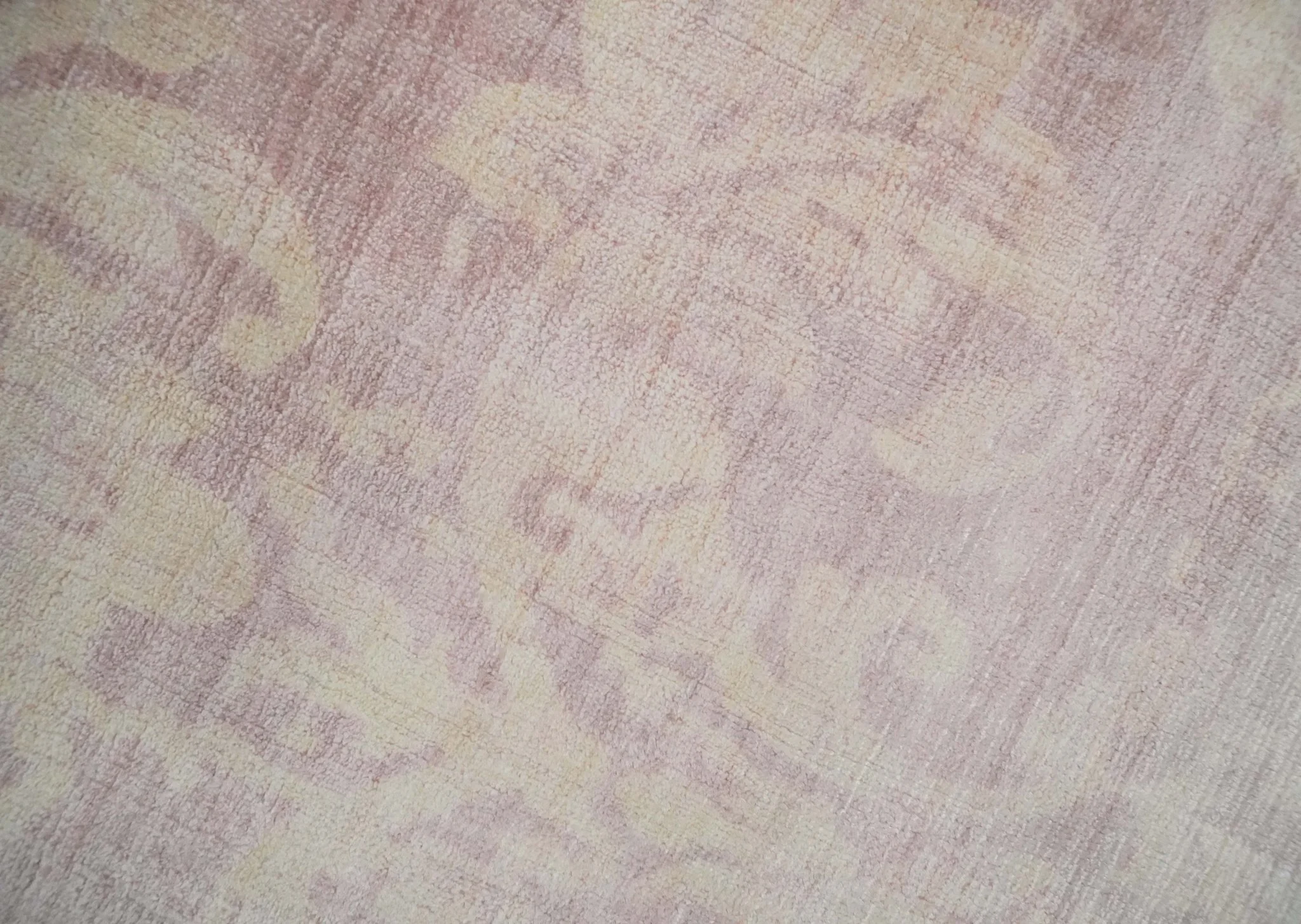 8x10 Pink and Beige Hand Loomed Damask Design Bamboo Silk Area Rug - Image 4