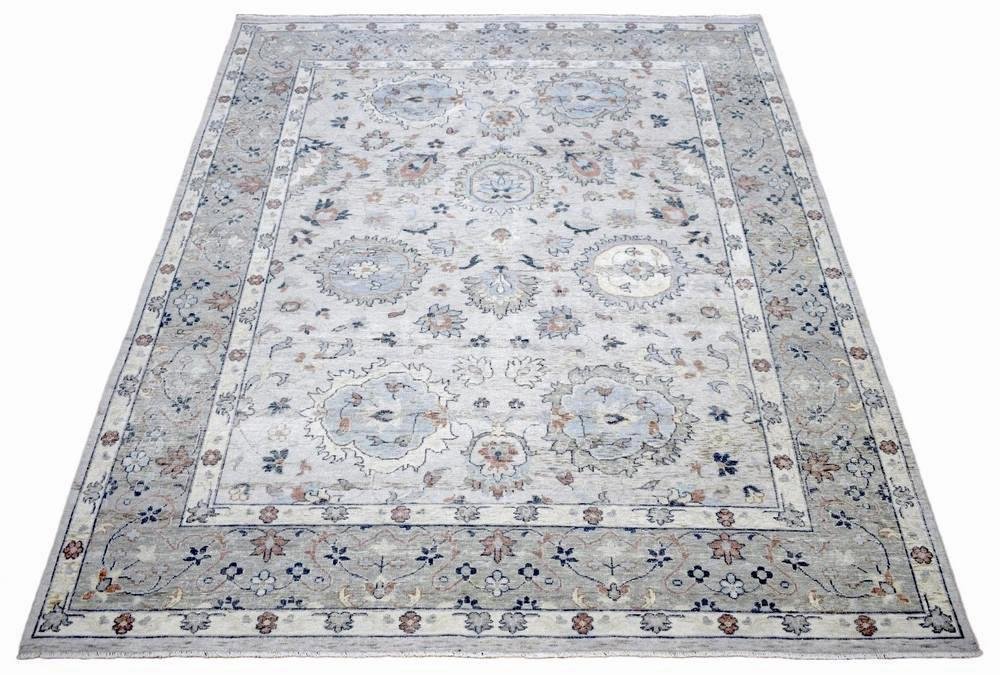 Hand Knotted Distressed traditional 8x10 Ivory and Silver Wool Area Rug - Image 3