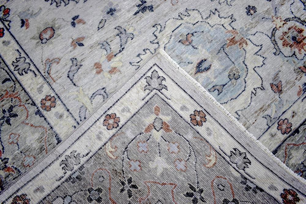 Hand Knotted Distressed traditional 8x10 Ivory and Silver Wool Area Rug - Image 4