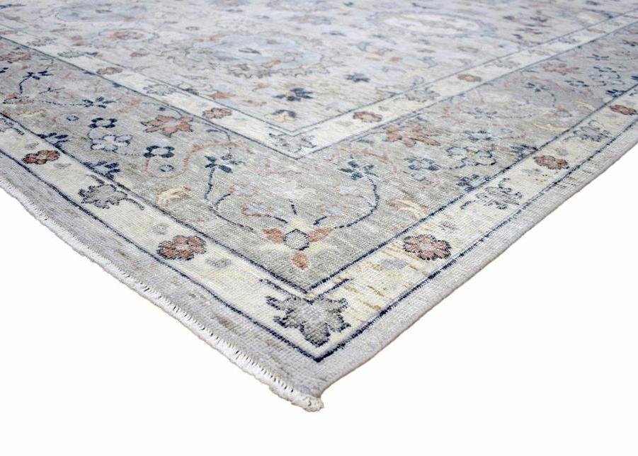 Hand Knotted Distressed traditional 8x10 Ivory and Silver Wool Area Rug - Image 5
