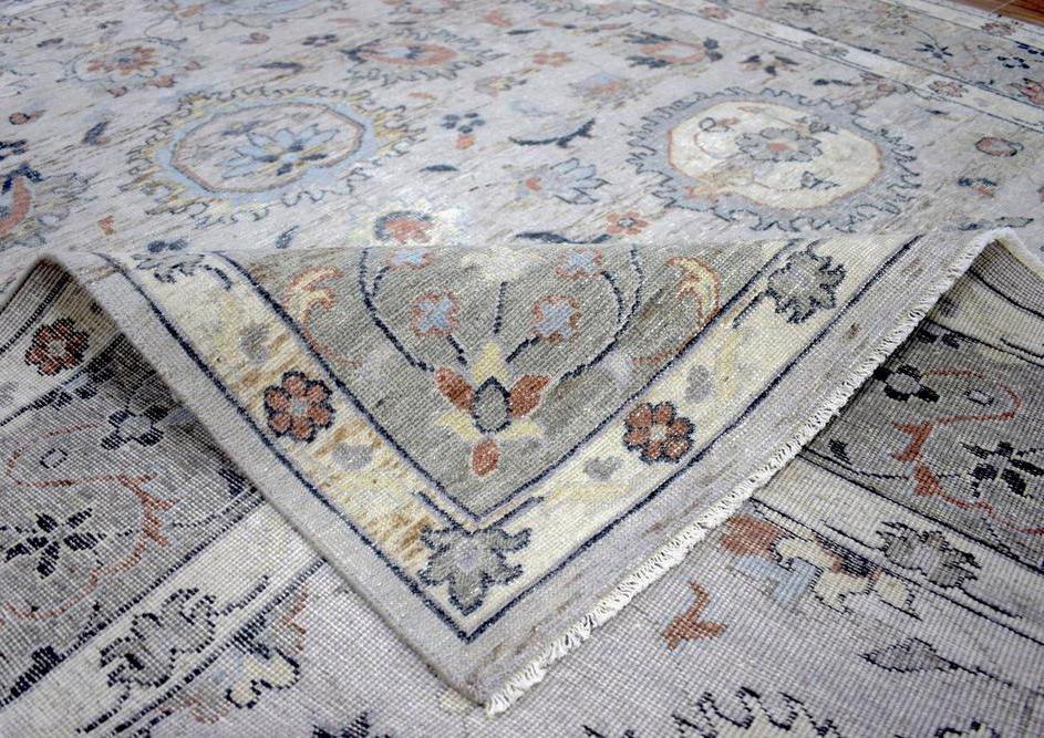 Hand Knotted Distressed traditional 8x10 Ivory and Silver Wool Area Rug - Image 6