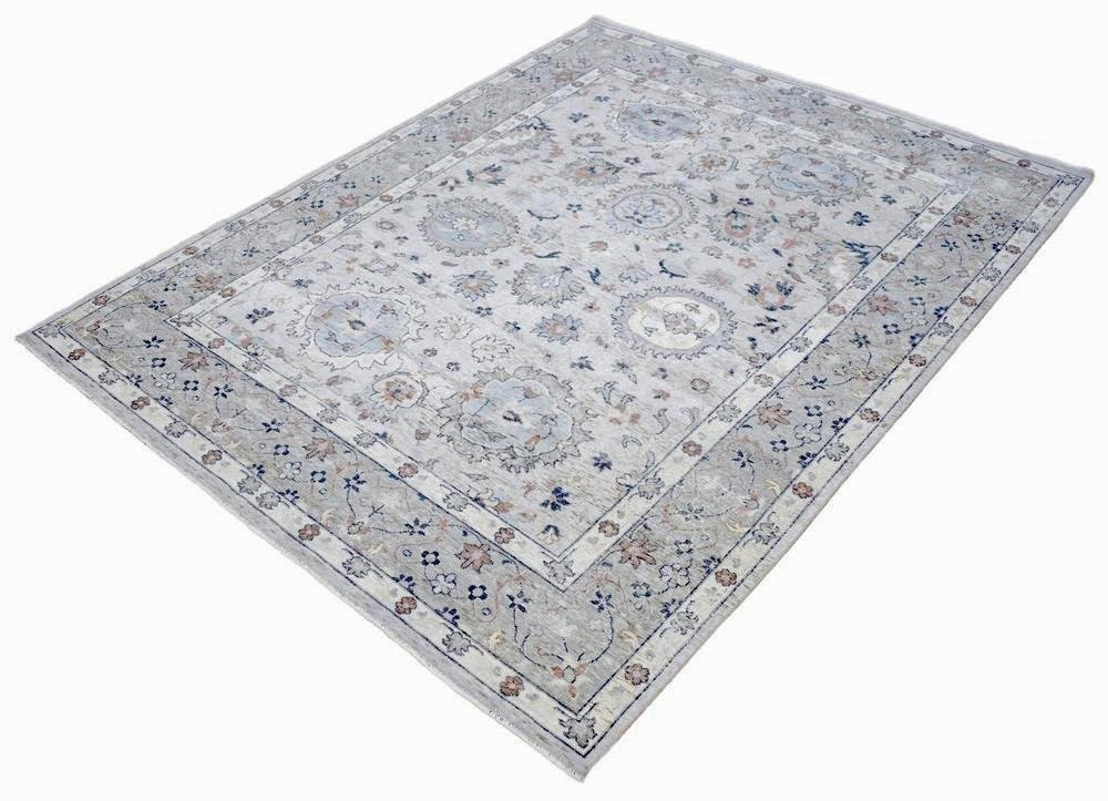 Hand Knotted Distressed traditional 8x10 Ivory and Silver Wool Area Rug - Image 7