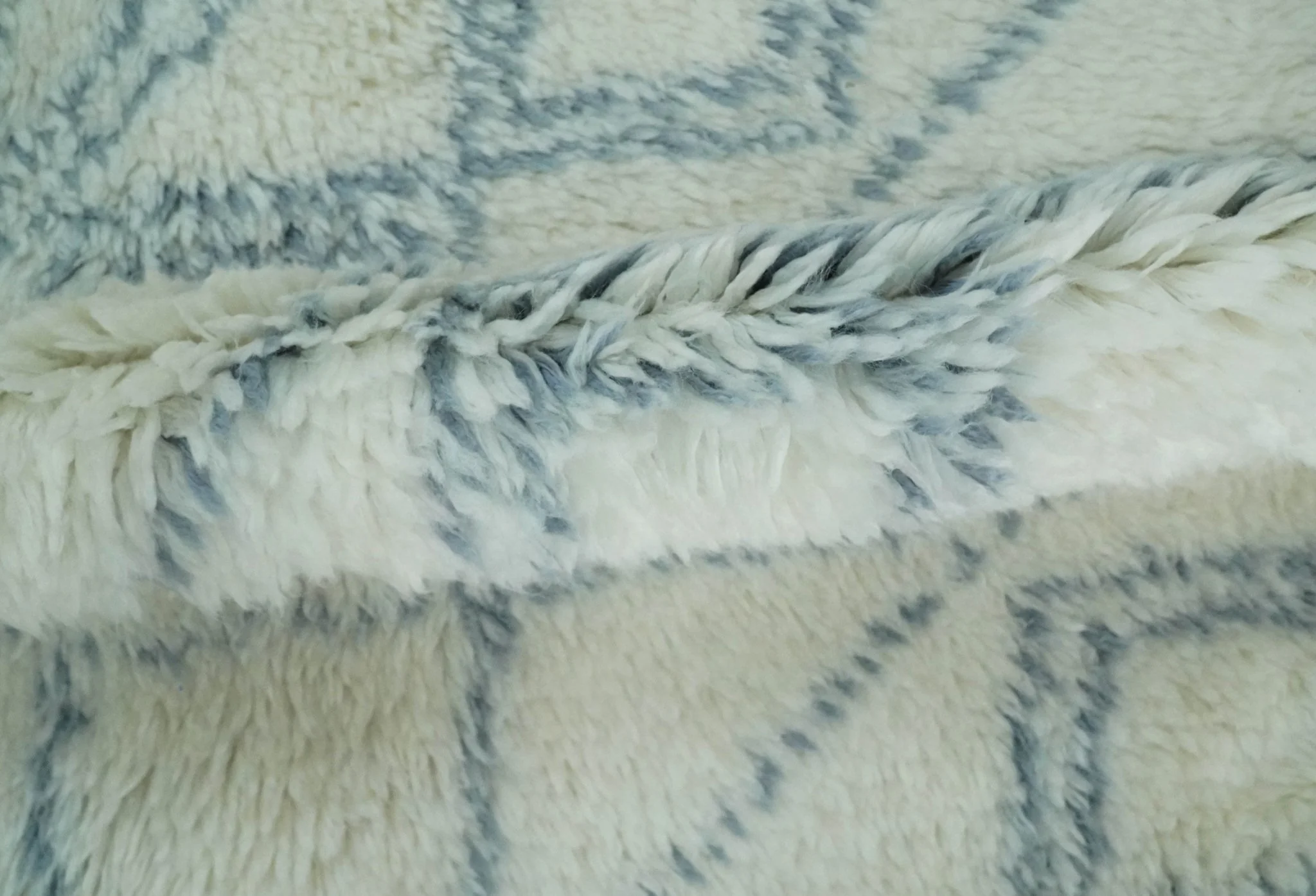 Ivory and Blue 4x6, 5x8 and 8x10 Moroccan Rug | White and Blue Wool Rug | TRD1713 - Image 6