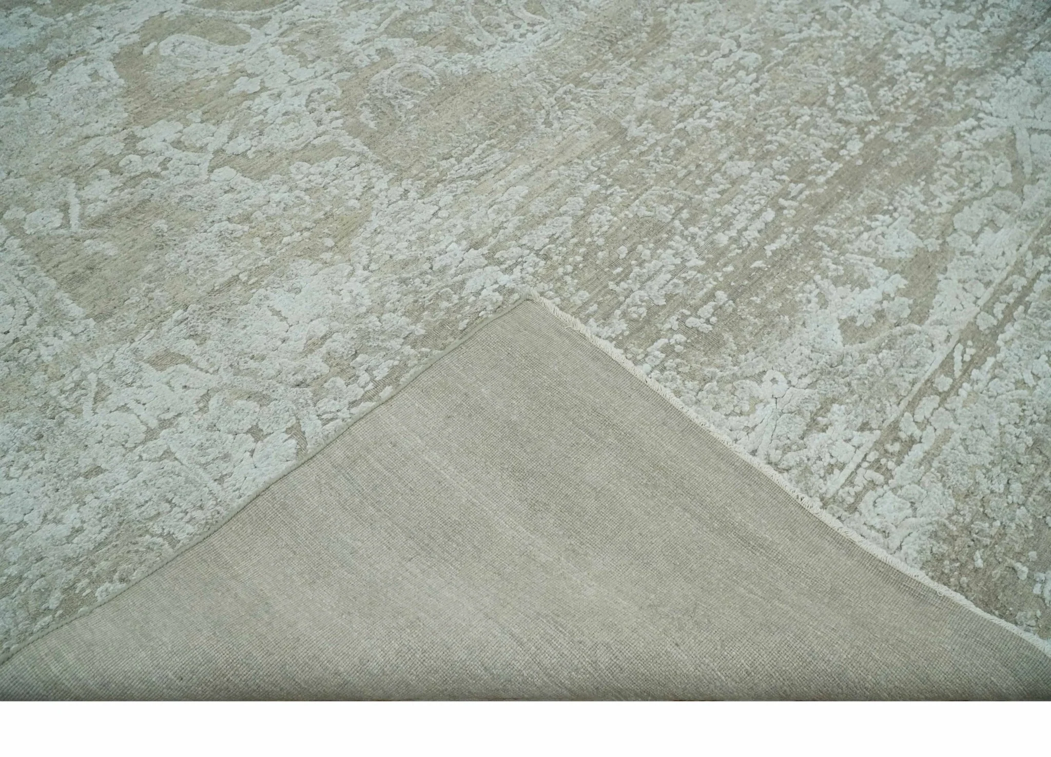 Premium Distressed 8x10 Silver and Beige Hand Knotted Bamboo Silk Area Rug - Image 7