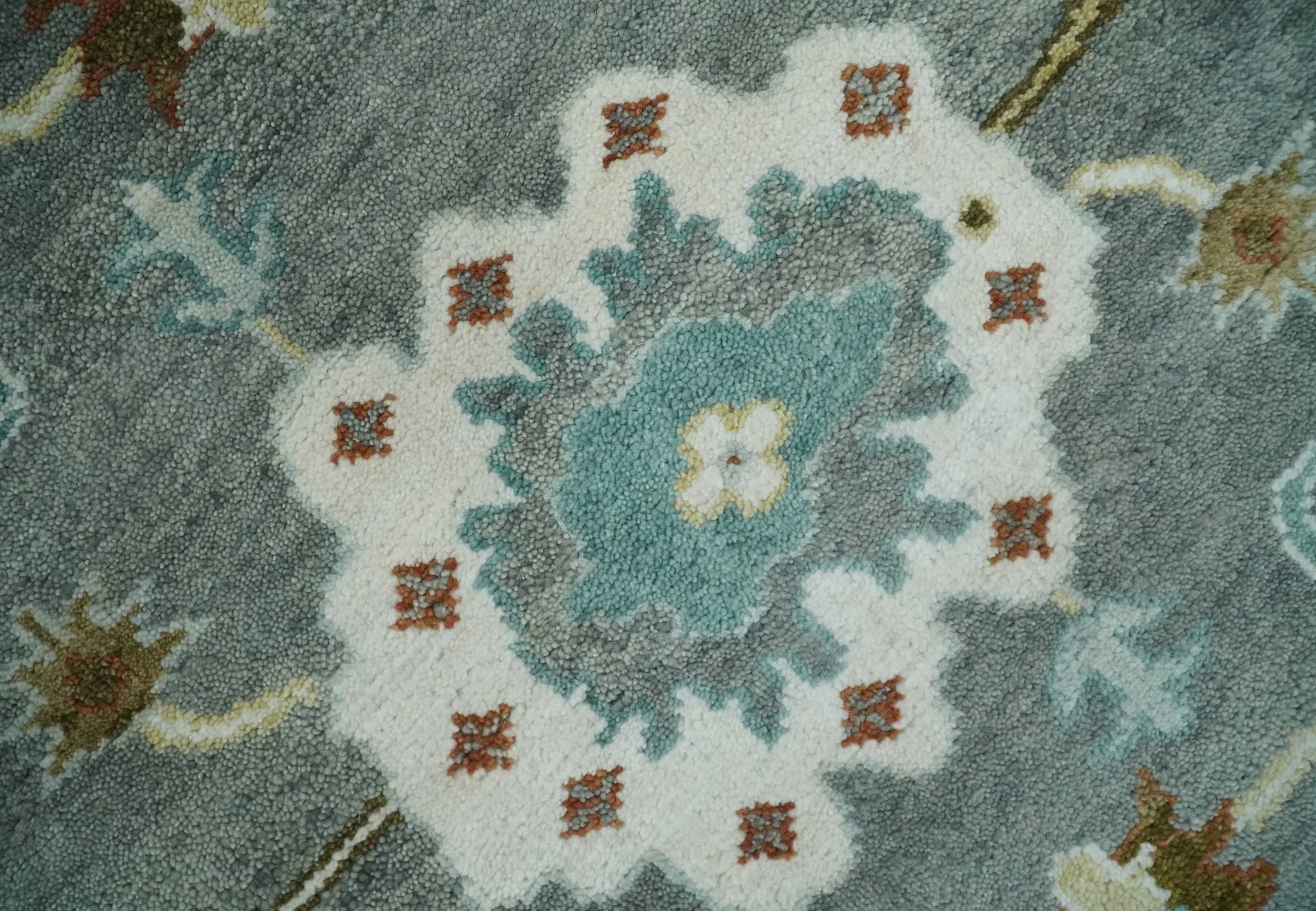 8x10 Hand Knotted Silver and Ivory Oriental Oushak Wool Rug - Image 4