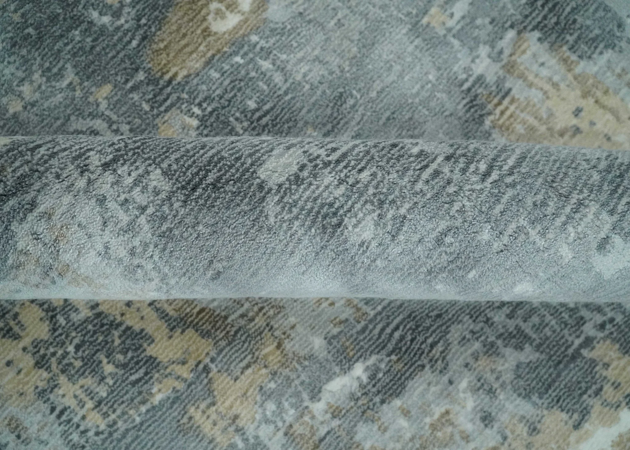Modern Abstract  8x10 Silver, Charcoal and Olive Hand Loomed Blended wool and Art silk Area Rug - Image 8
