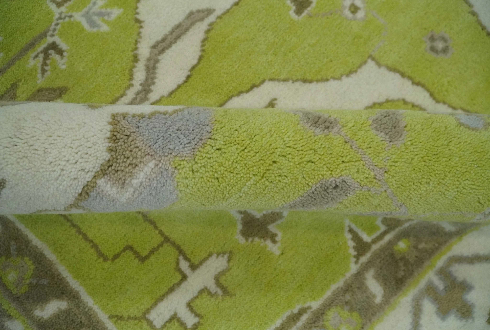 8x10 Traditional Light Green, Ivory and Charcoal Antique Style Hand knotted Wool Area Rug - Image 8