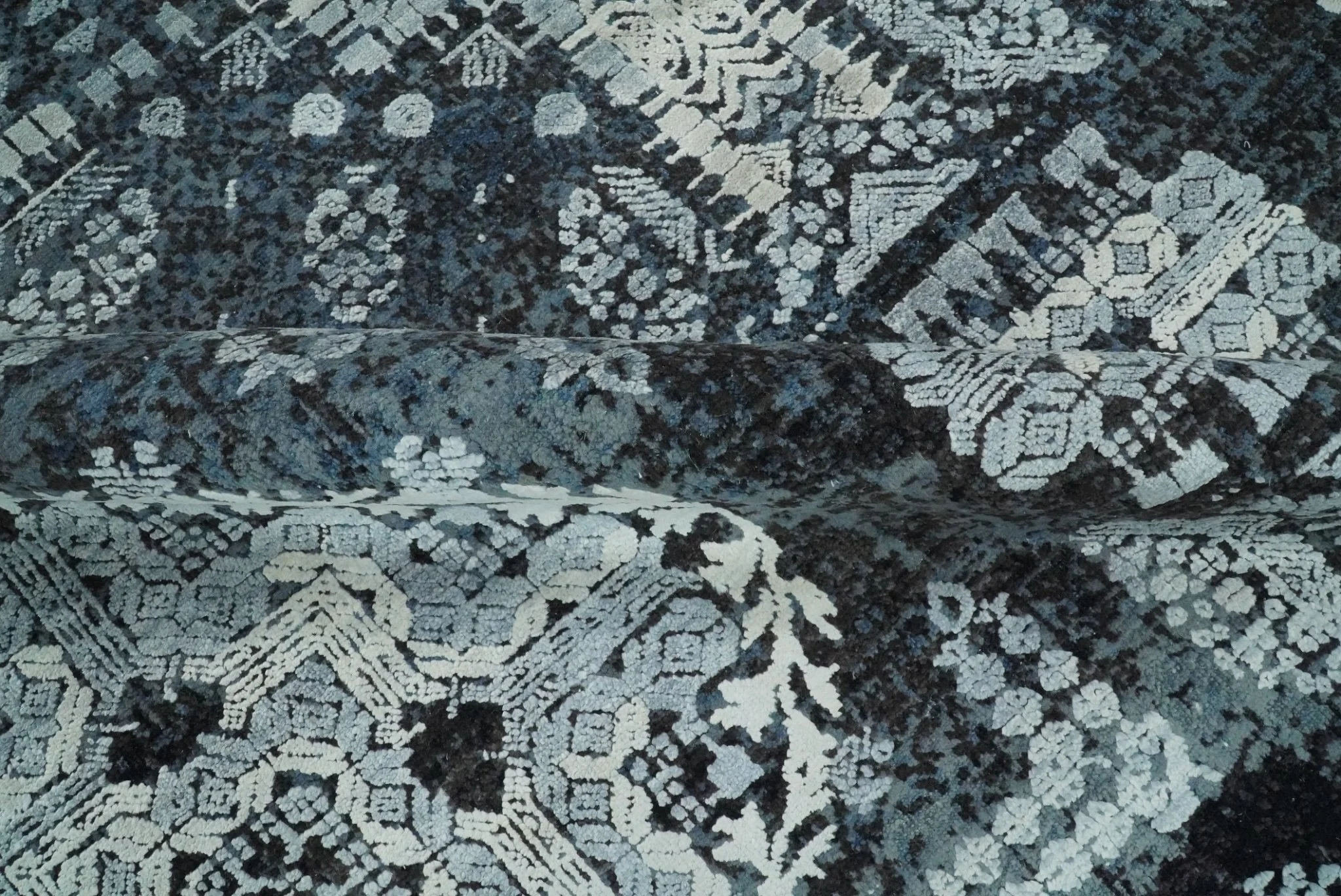 Blue and Silver 8x10 Rug Traditional Handmade Wool and Bamboo Silk Area Rug | TRD1786810 - Image 12