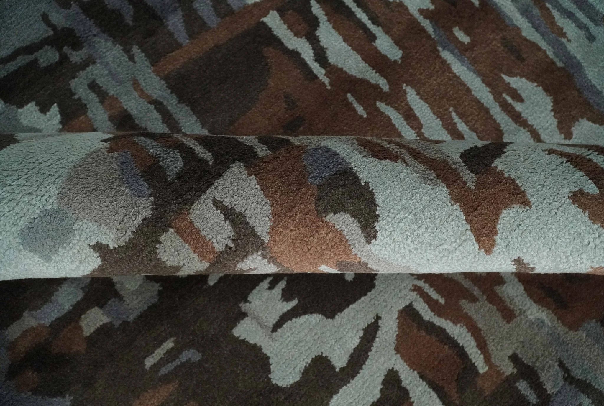 8x11 Gray, Silver and Brown Modern Abstract Hand Tufted wool and Art silk Area Rug - Image 8