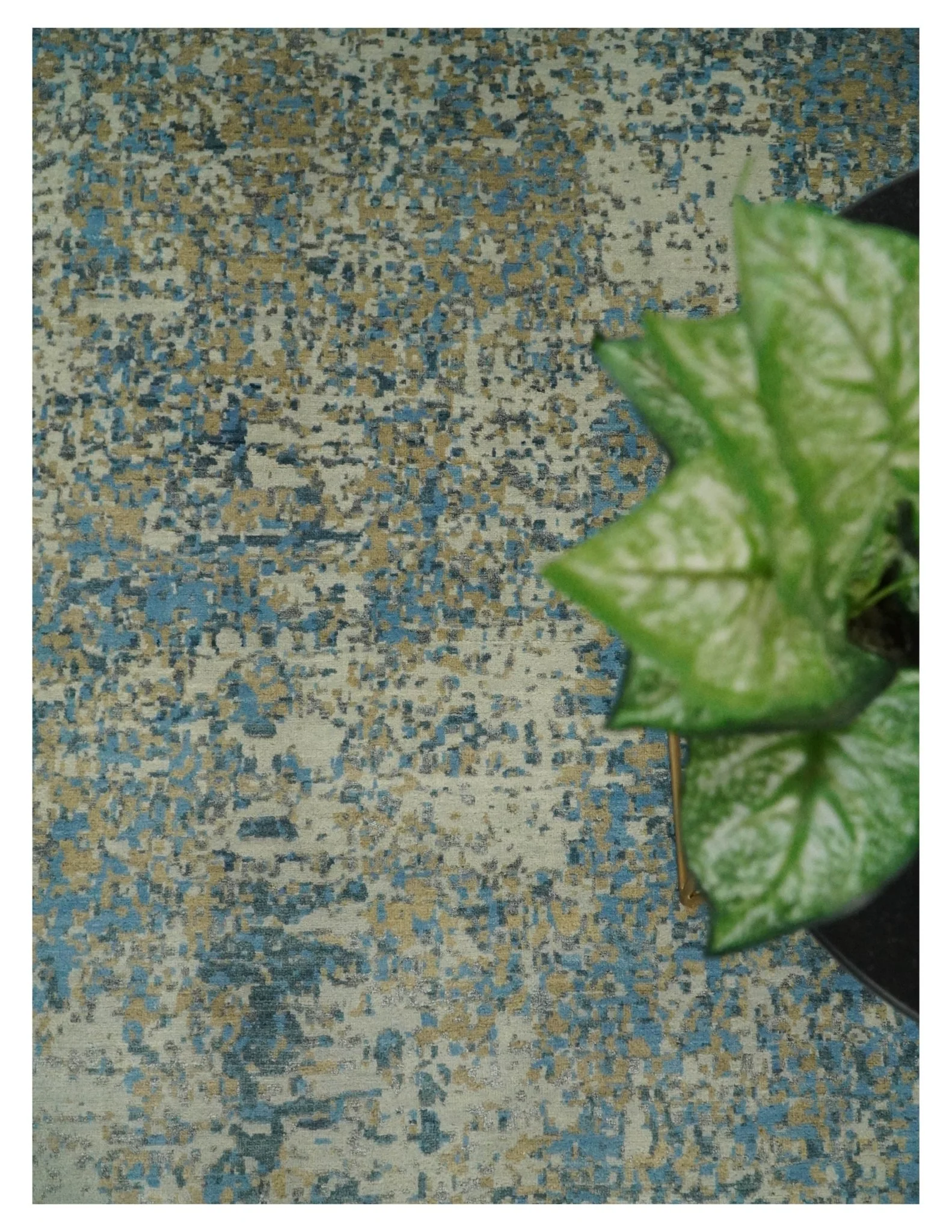 9x12 Fine Hand knotted Bue and Beige Traditional Modern Abstract Wool and Bamboo Silk Area Rug | TRDCP675912 - Image 11