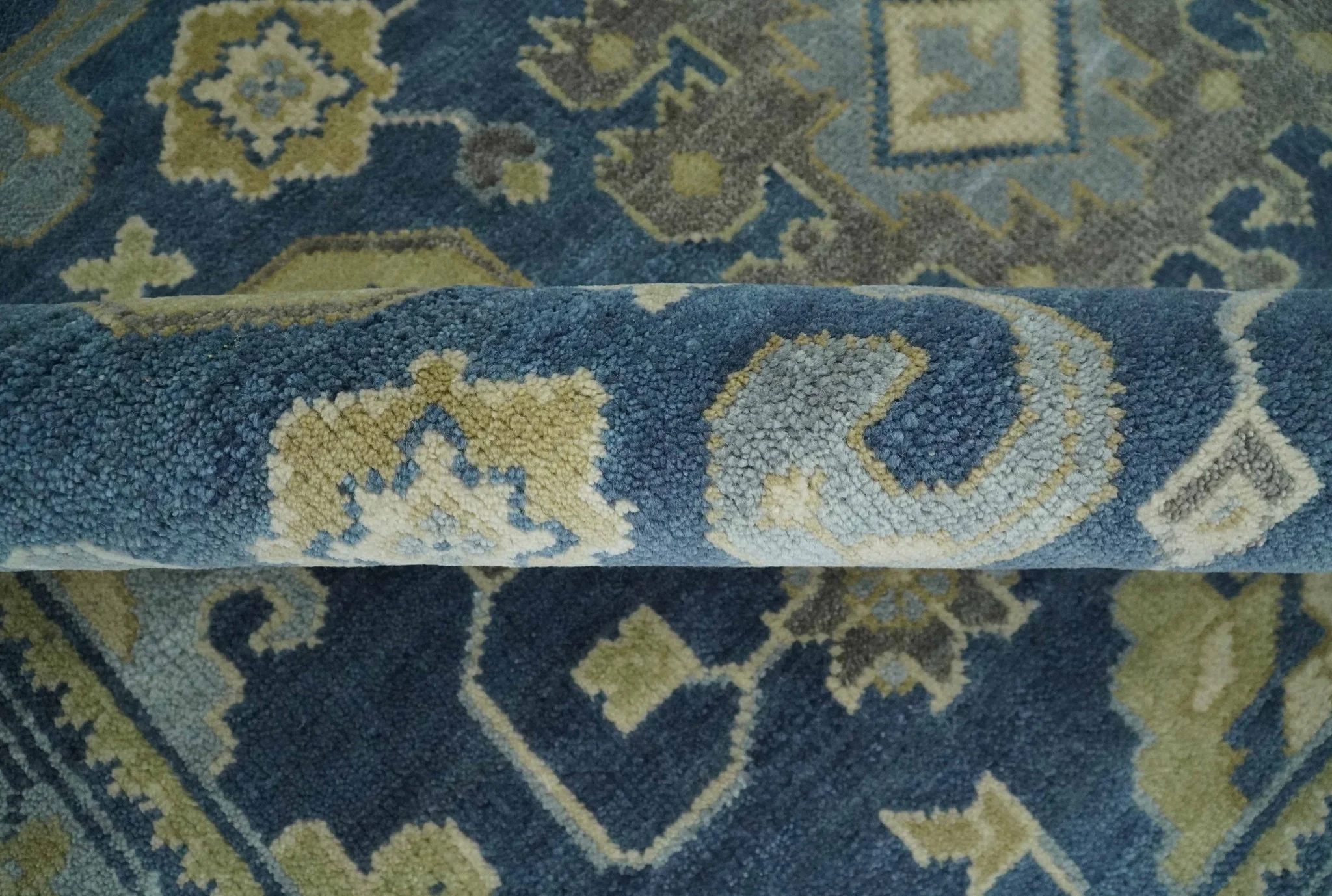 9x12 Hand Knotted Blue and Beige Traditional Oushak Wool Area Rug - Image 6