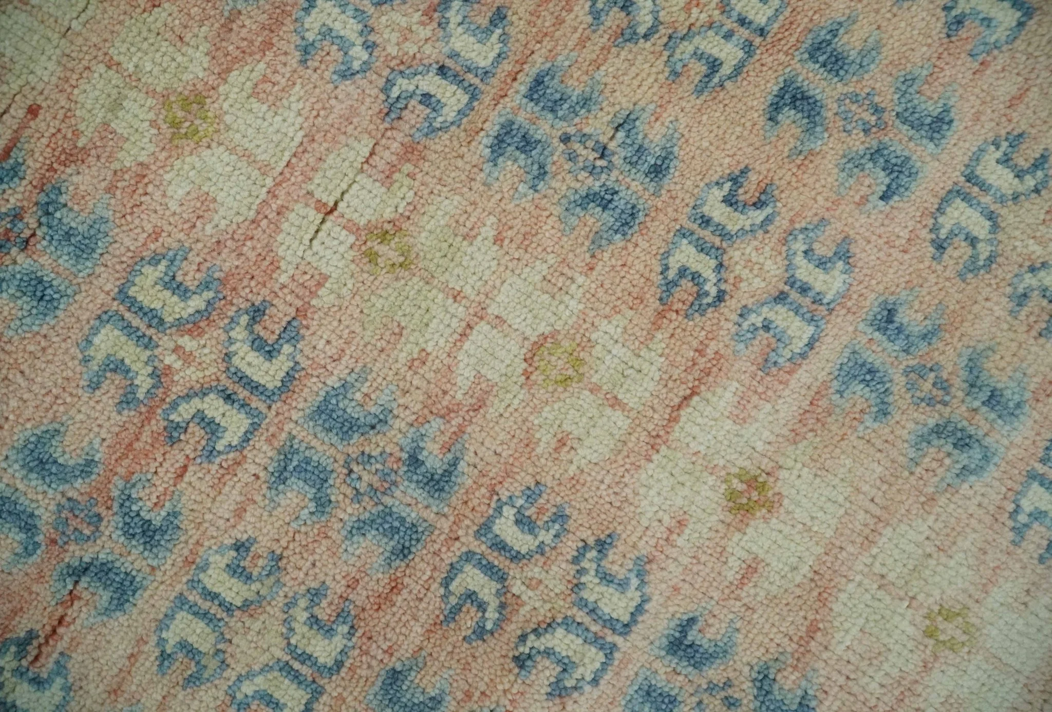 9x12 Hand Knotted Heriz Serapi Peach, Beige and Blue Area Rug - Image 4