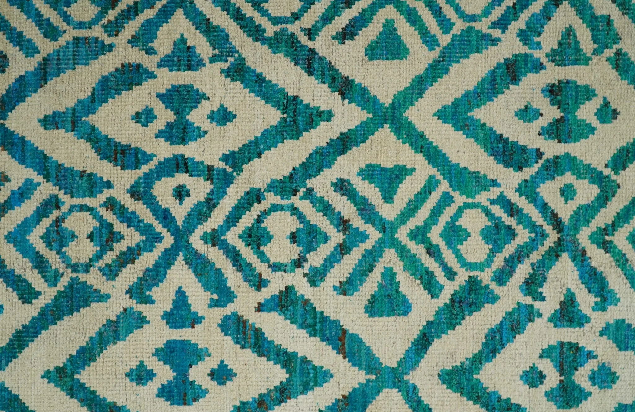 4x6 and 9x12 Hand Knotted Ivory and Blue Modern Contemporary Southwestern Tribal Trellis Recycled Silk Area Rug | OP21 - Image 12