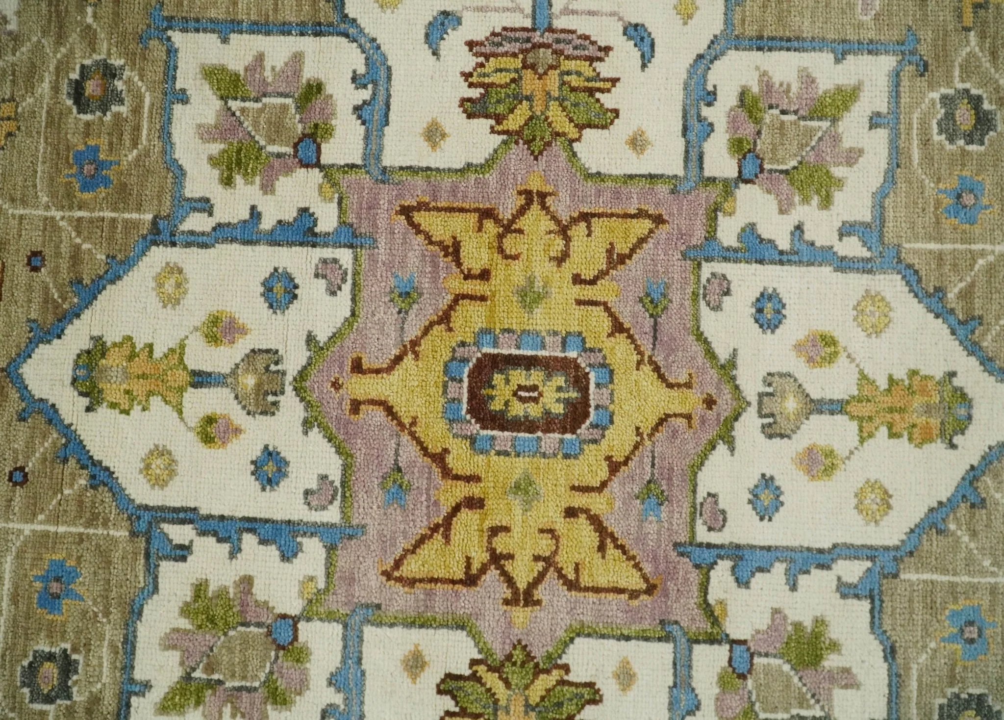 Antique Olive 9x12 Hand Knotted Ivory and Gold Traditional Persian Rug | TRDCP701912 - Image 4