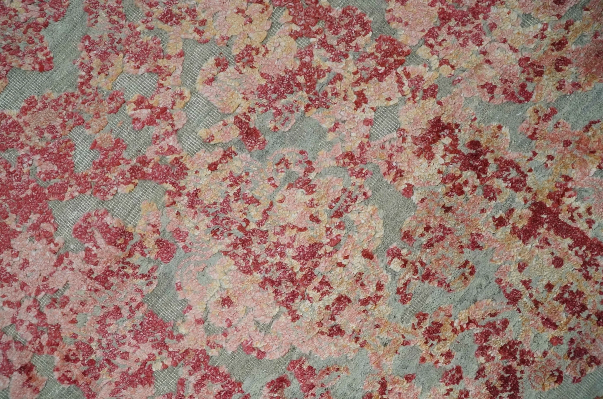 9x12 Hand Knotted Red and Pink Modern Carved Pattern Antique Wool and Silk Area Rug - Image 4