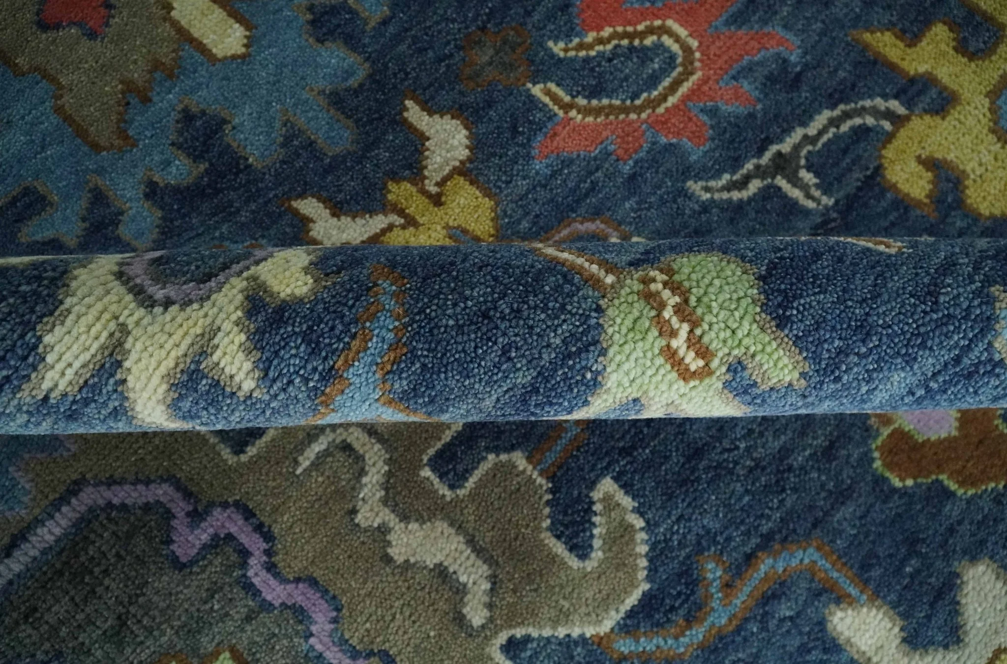 9x12 Wool Traditional Persian Blue and Gray Vibrant Colorful Hand knotted Oushak Area Rug | TRDCP1365912 - Image 6