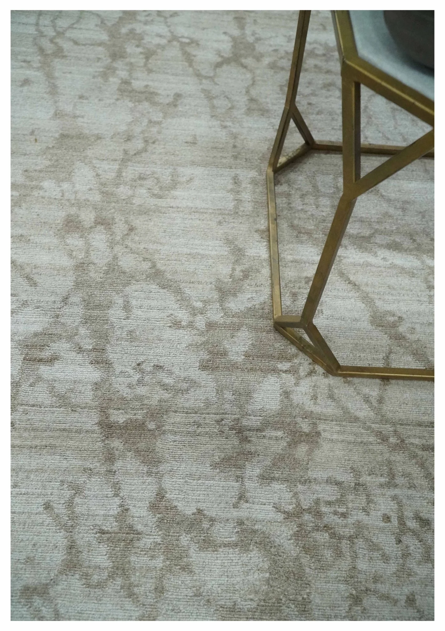 Modern Abstract Gray and Silver Hand knotted 6x9 Viscose Area Rug - Image 3