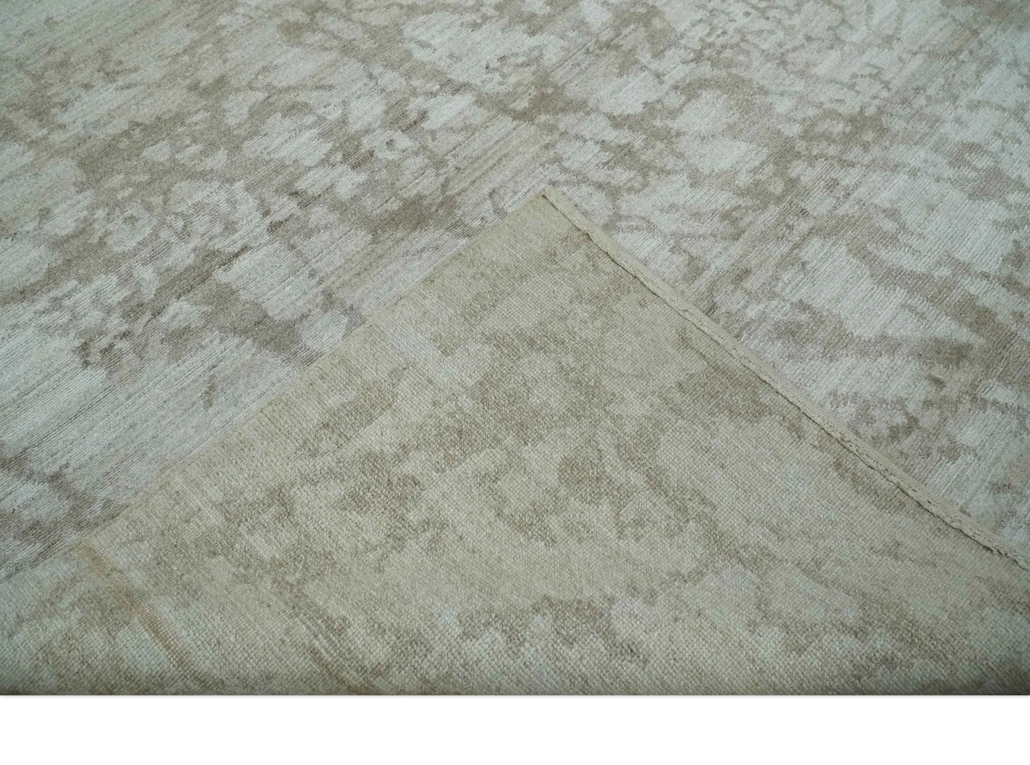 Modern Abstract Gray and Silver Hand knotted 6x9 Viscose Area Rug - Image 7