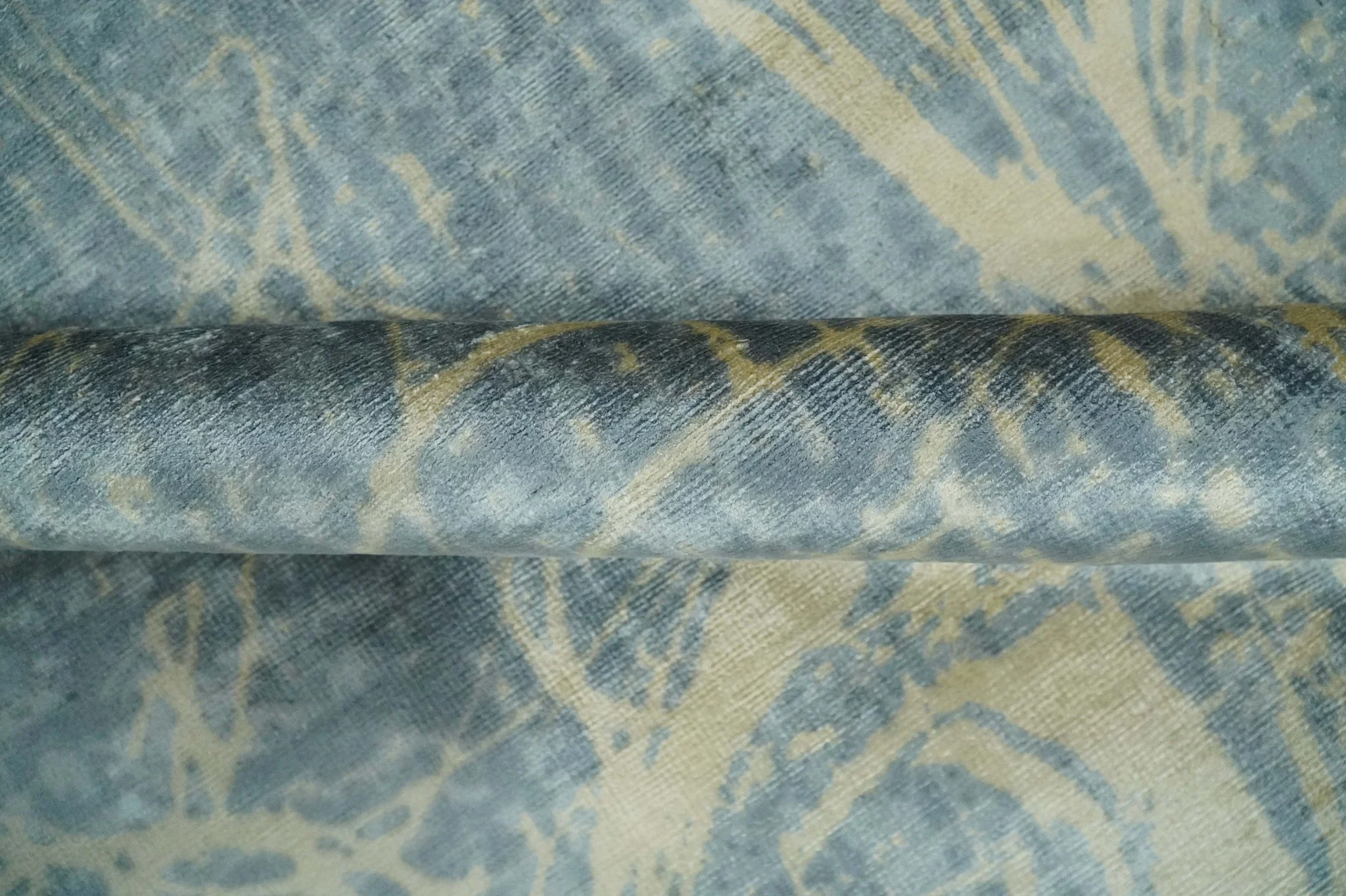 Modern Abstract Gray, Olive and Beige 5x8 Hand loom Viscose Area Rug - Image 7